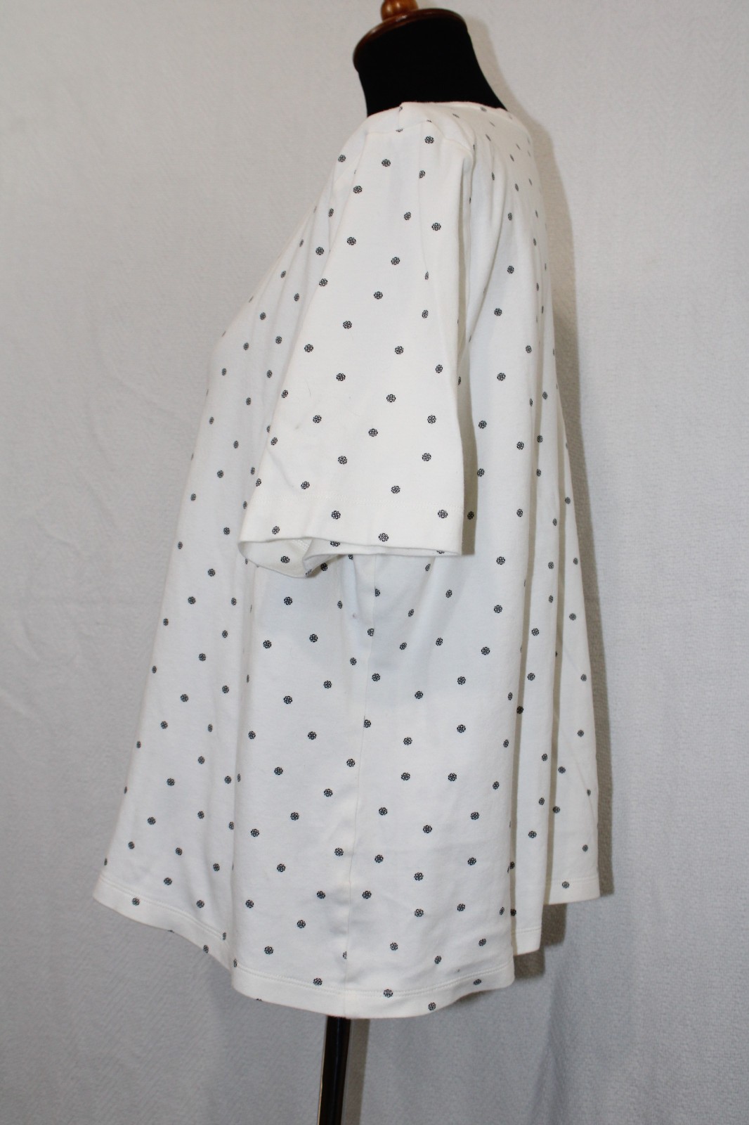 L.L. Bean Sz 1X White w/ Geometric Cotton Short Sleeve Tee Medium Weight