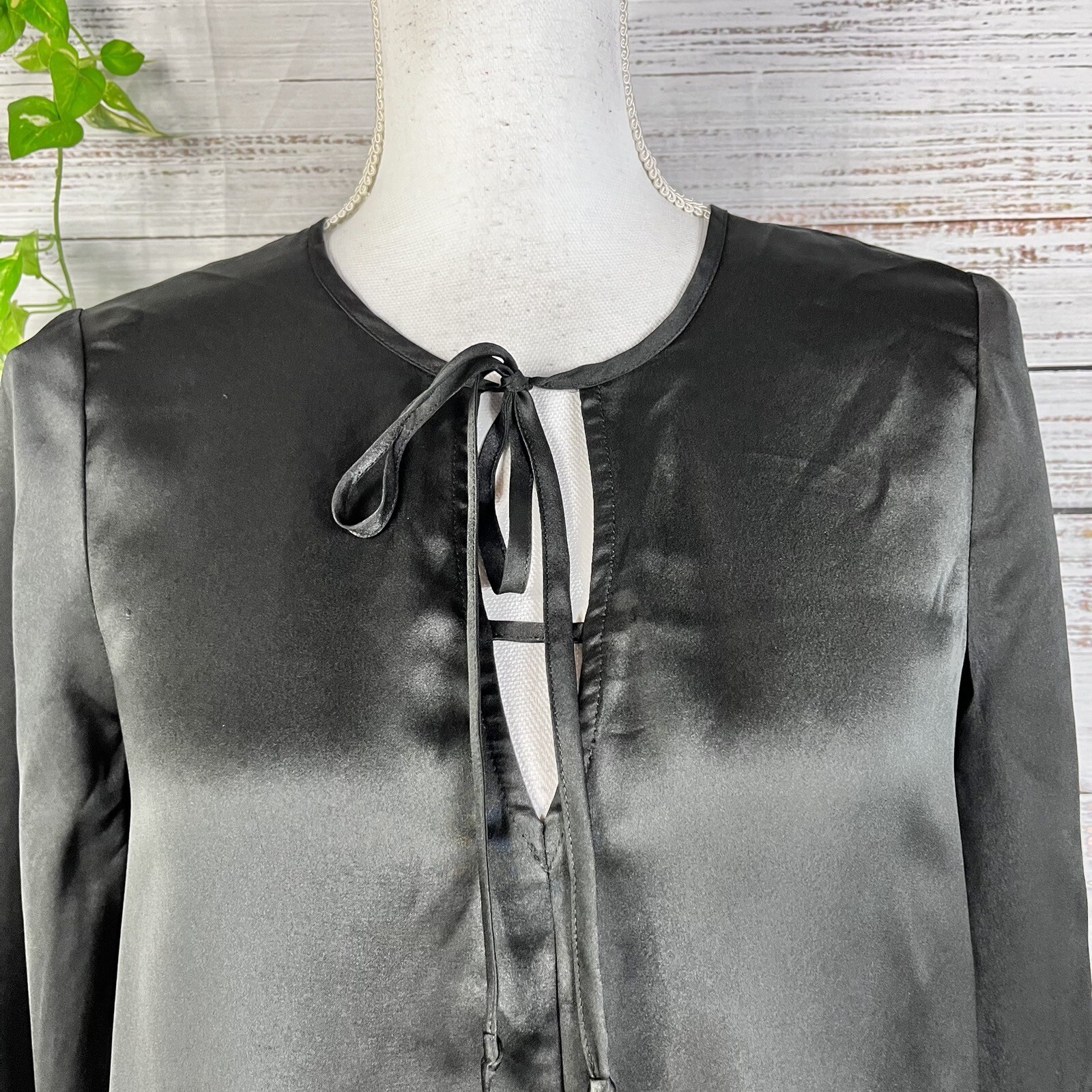 BCBGeneration Blouse Top size Extra Small Black Stretch Wedding Dinner Church