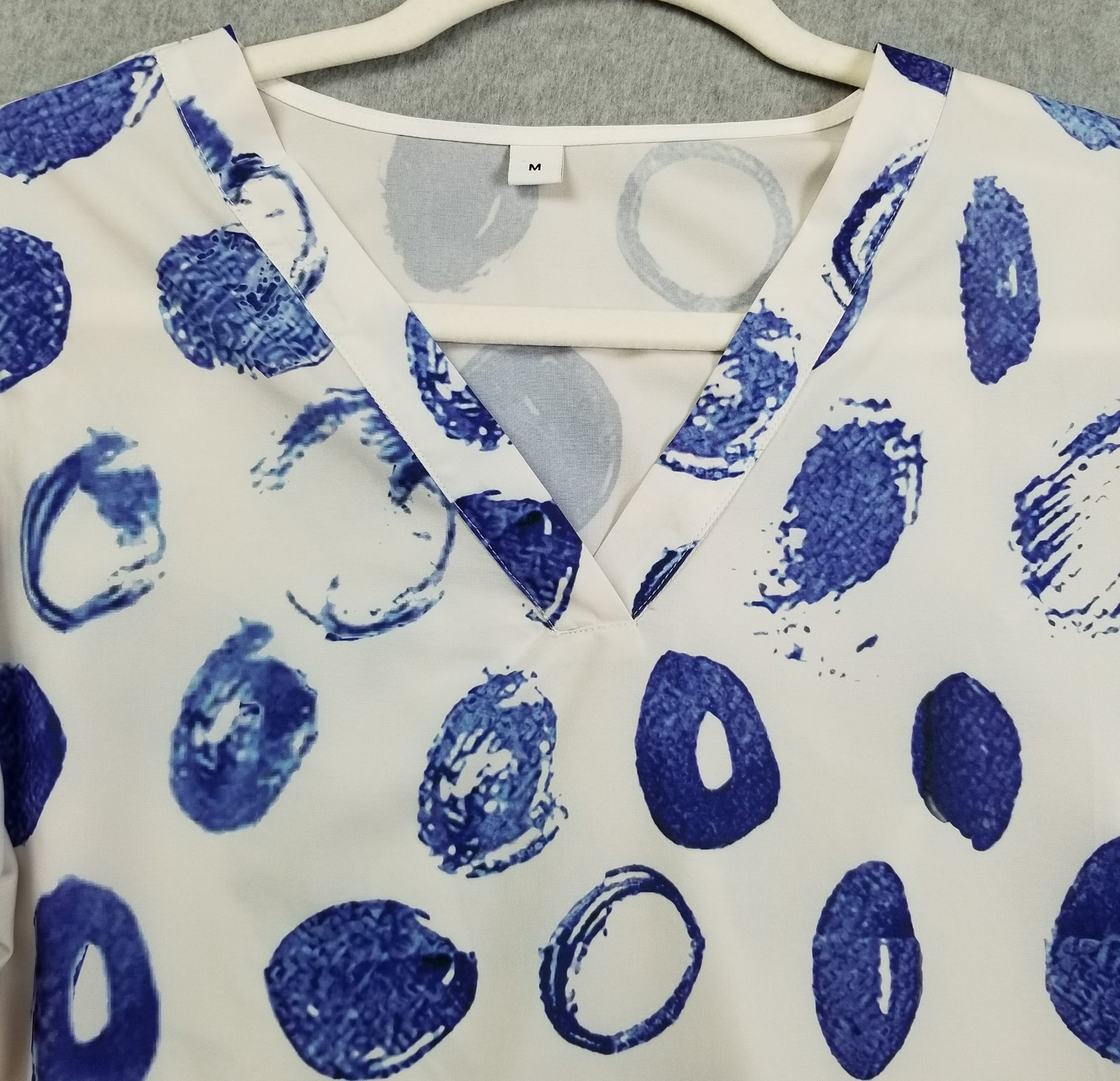 Top Women’s Medium M Blue White Circles ¾ Sleeves V Neck Lightweight See Through