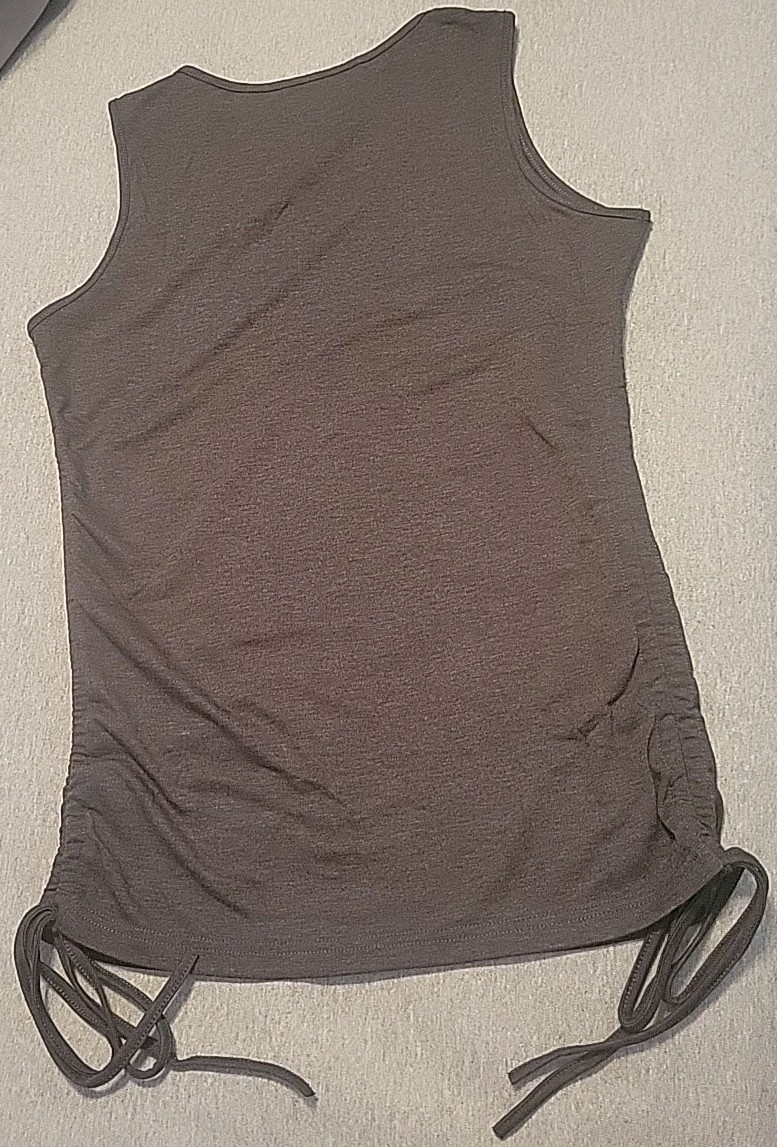 V-neck Top w/drawstring sides – Black – Size Large