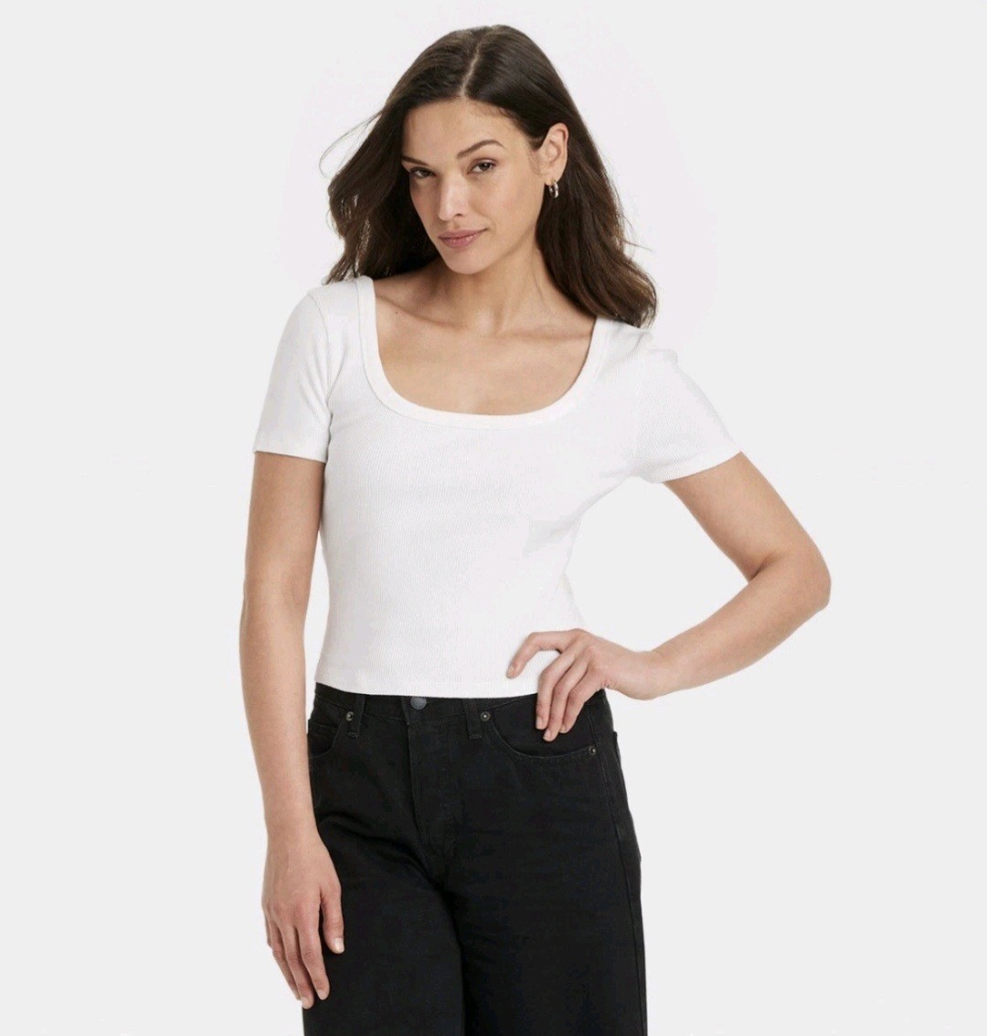 Universal Thread Women’s S Small White Ribbed Shrunken Short Sleeve Scoop Neck