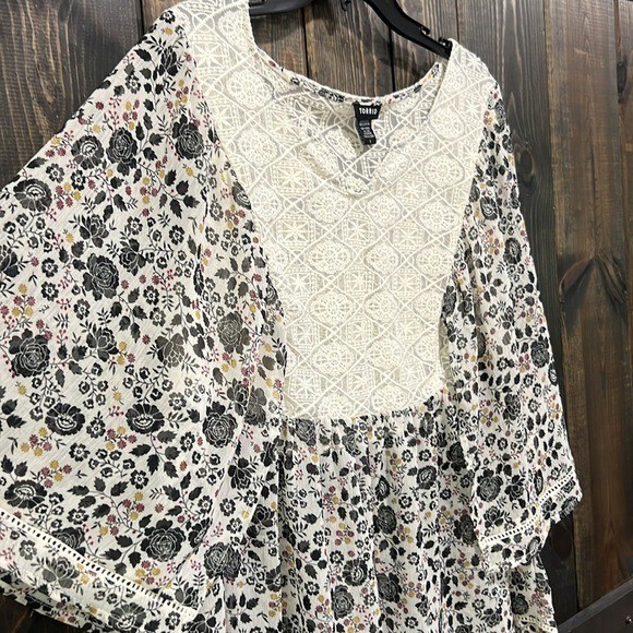 Torrid Black Floral Flutter Sleeve Top 1 White Lace Sheer Boho Chic Cottagecore