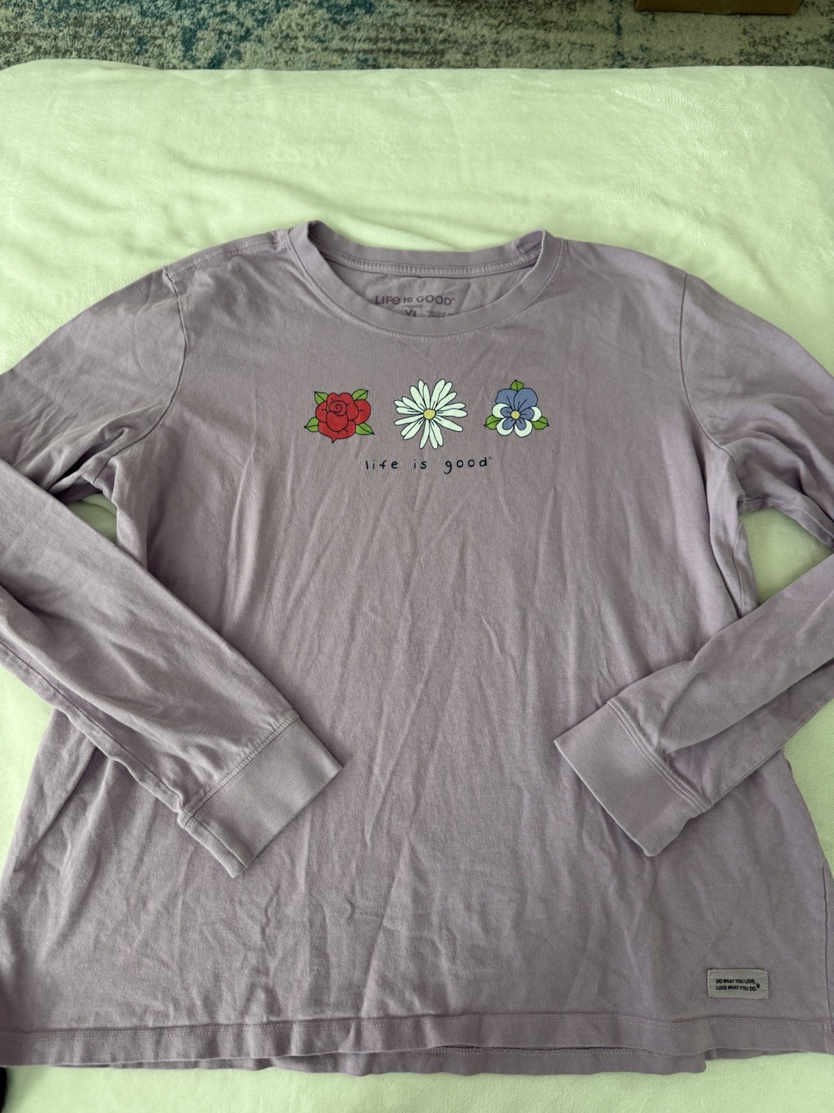 Life is Good Three Flowers Lilac Long Sleeve Tee Women’s Size XL E09