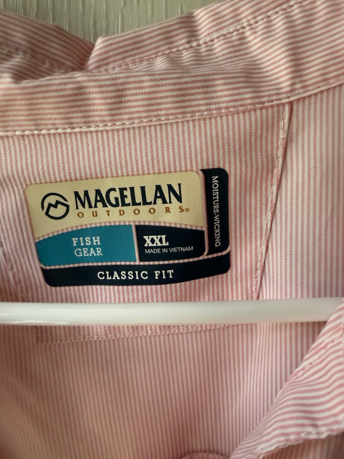 Magellan Outdoors Fish Gear Moisture Wicking Womens XXL Pink/White Striped Shirt