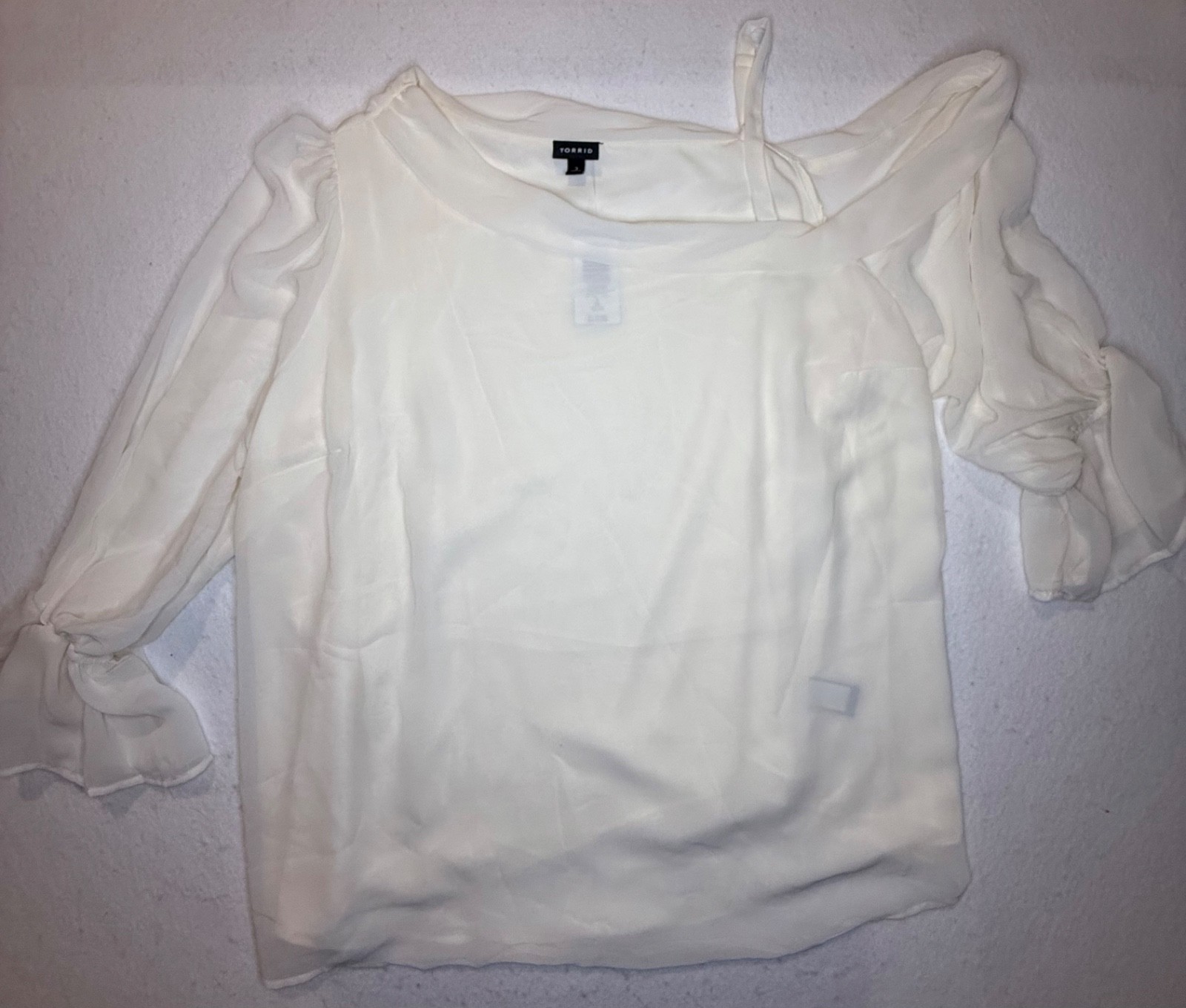 Torrid 3 Chiffon Asymmetrical Neck Blouse in Whisper White Size 3X 22-24 New