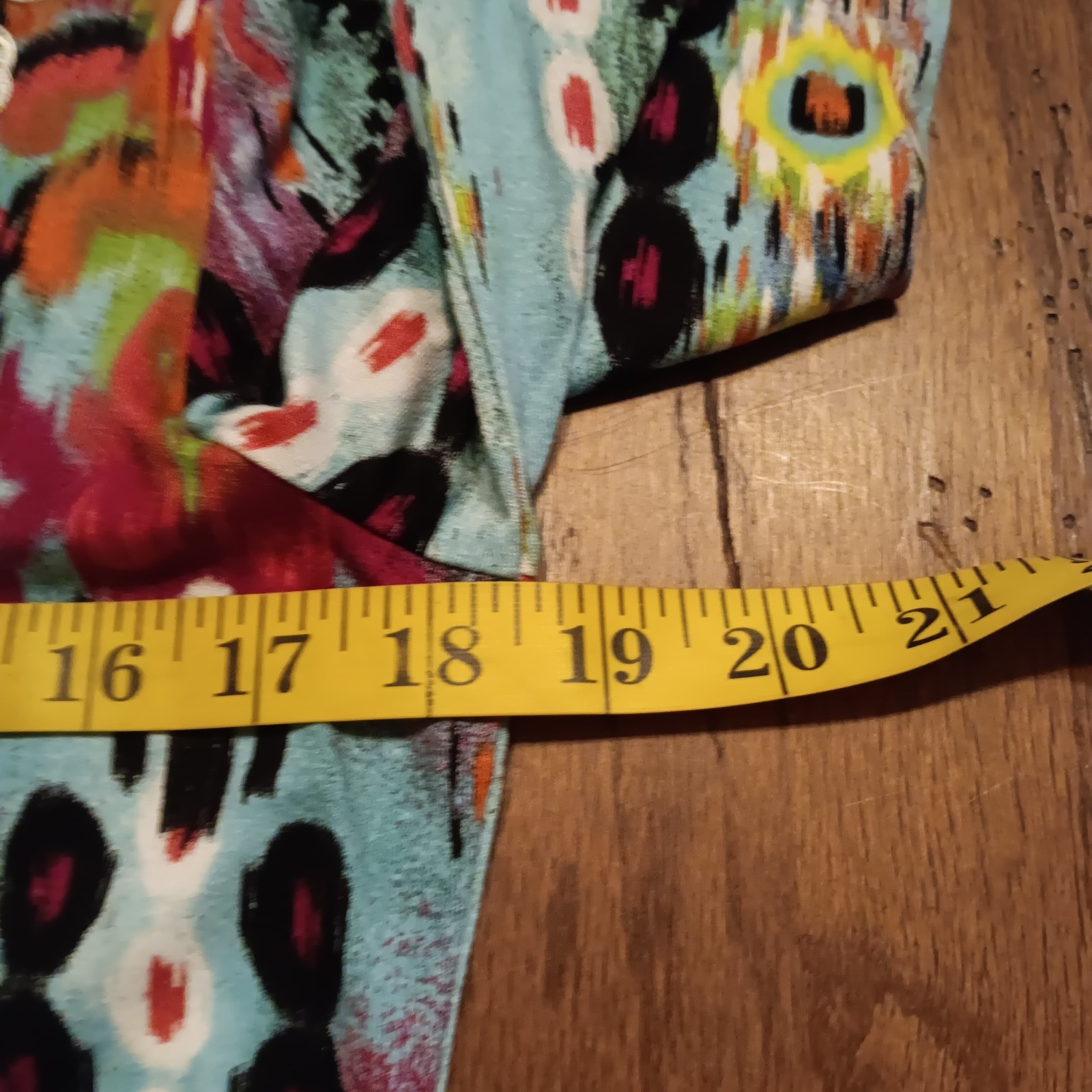 V. Cristina Colorful V Neck Top Size Large 3/4 Sleeve