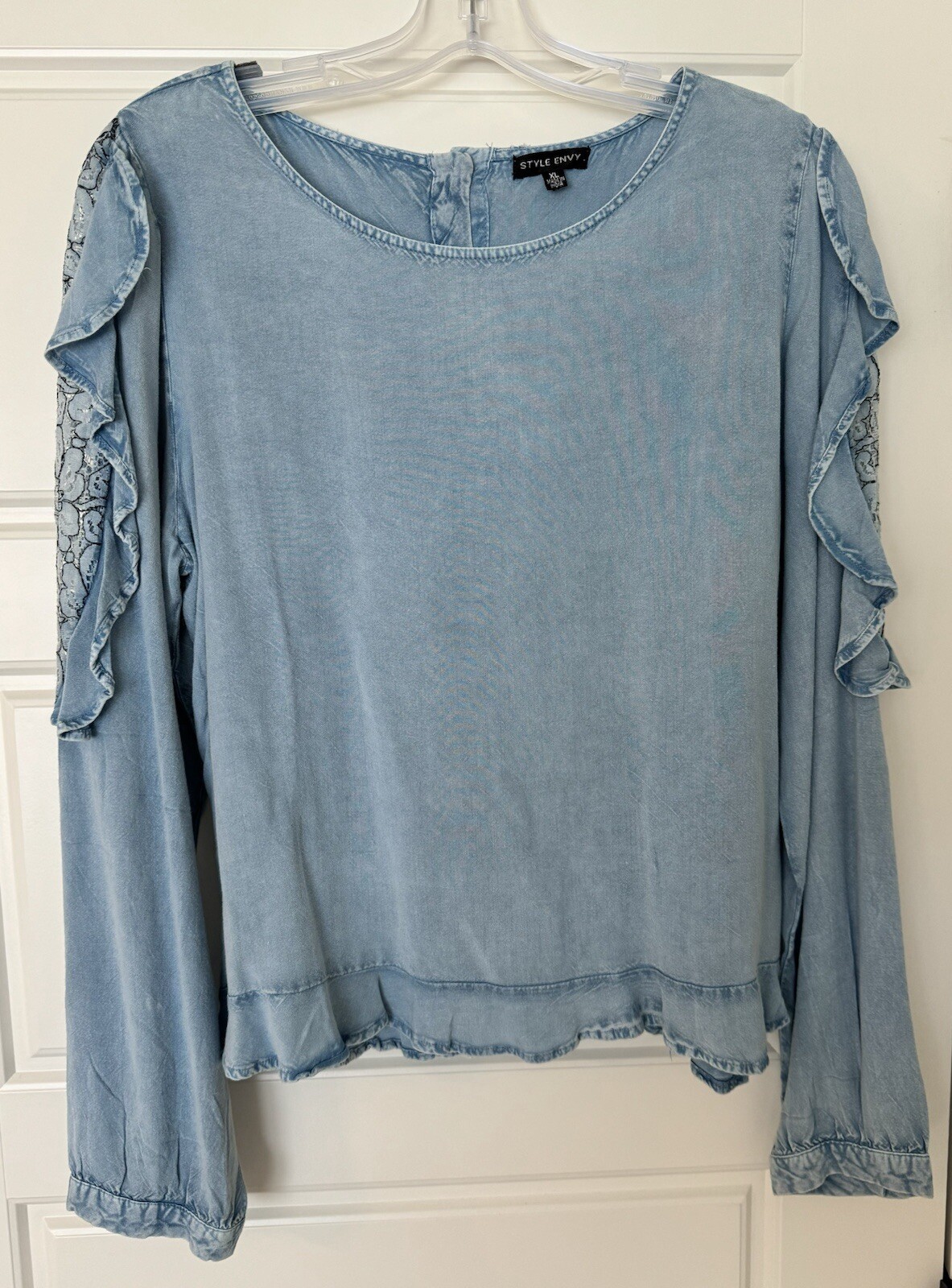 Style Envy Rayon Women’s XL Chambray Look Blouse With Detailed Sleeves NWOT