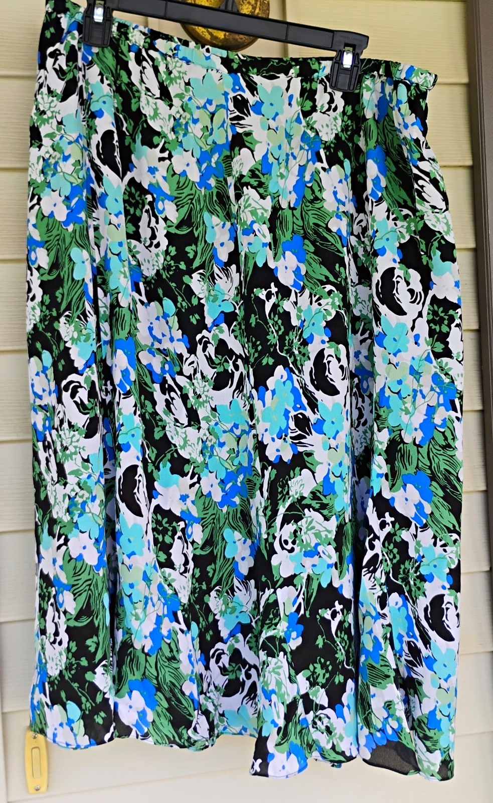 Jones New York Floral Chiffon Ruffle Short Sleeve Blouse And Skirt Set (Size 18)