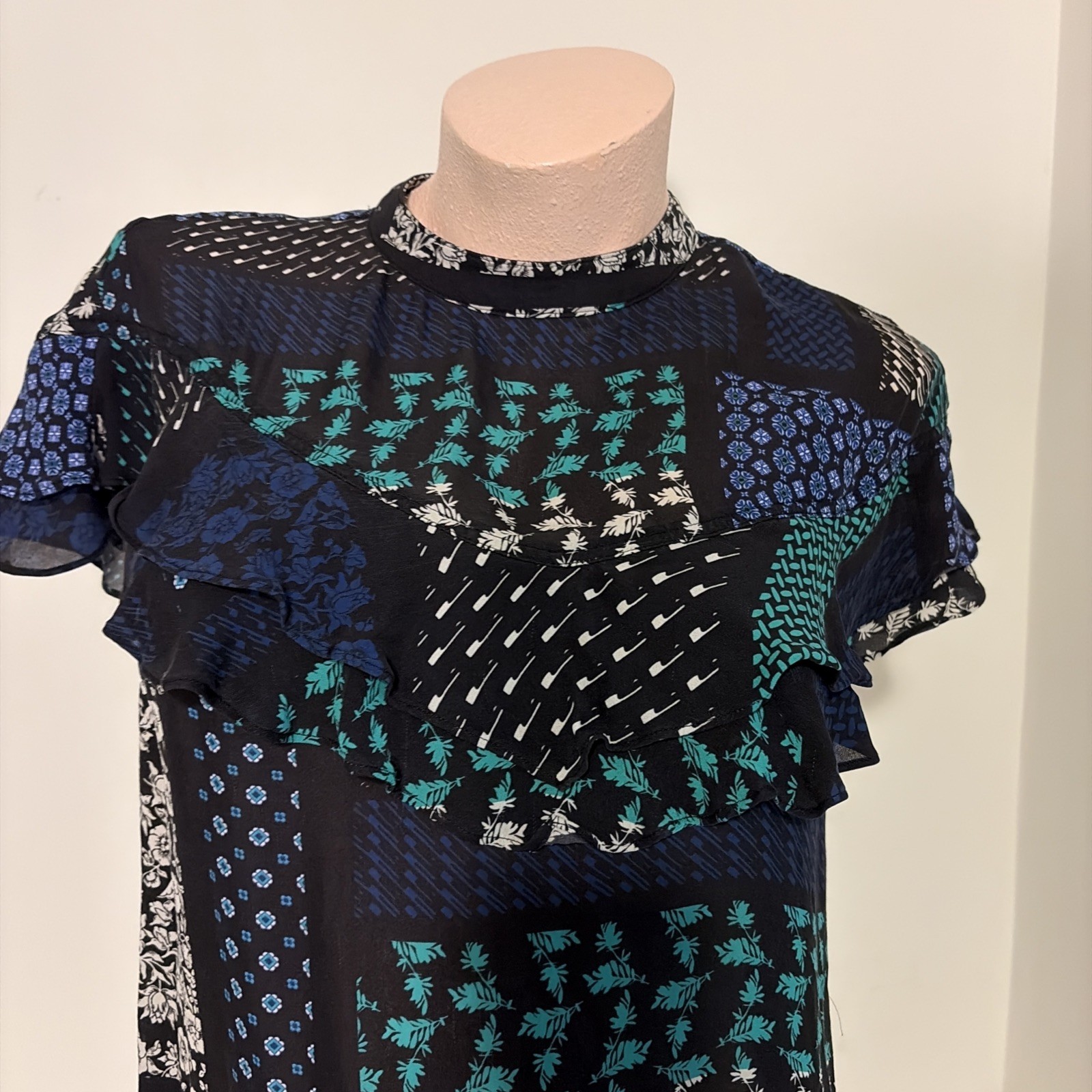 DEREK LAM IO CROSBY Women’s Silk Ruffed Blouse Sz 4 geometric botanical pattern