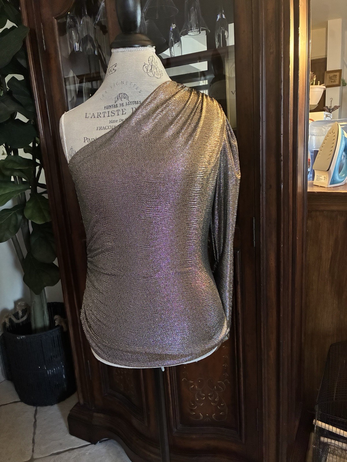Bailey 44 Women’s Gold One-Shoulder Metallic Ruched Long Sleeve Top L