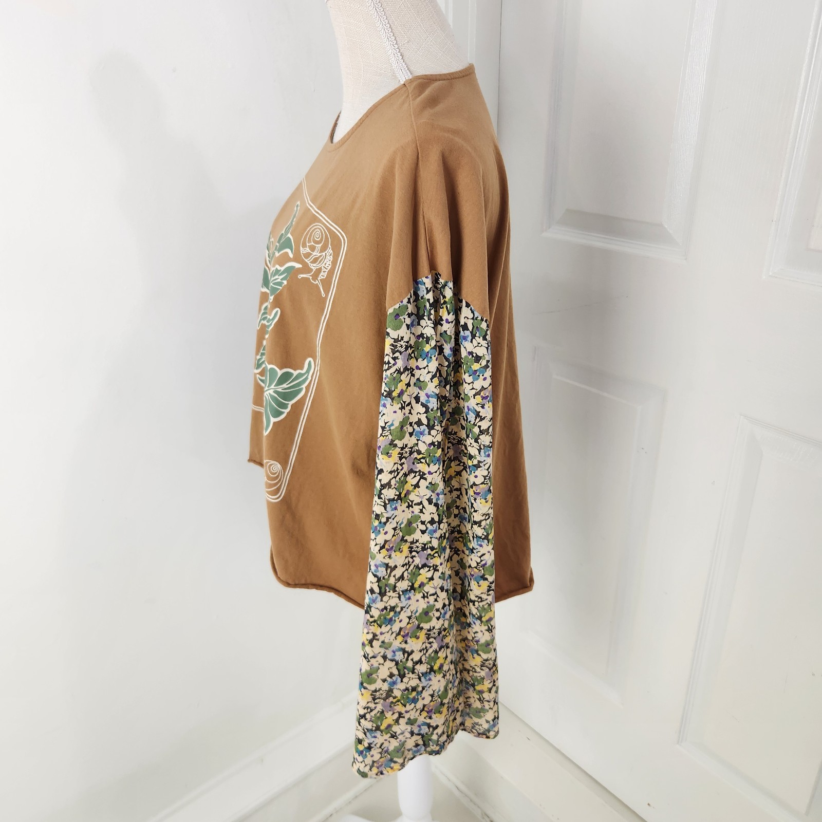 Earthbound Top Womens L Brown Snails Exaggerated Floral Bell Sleeves Festival