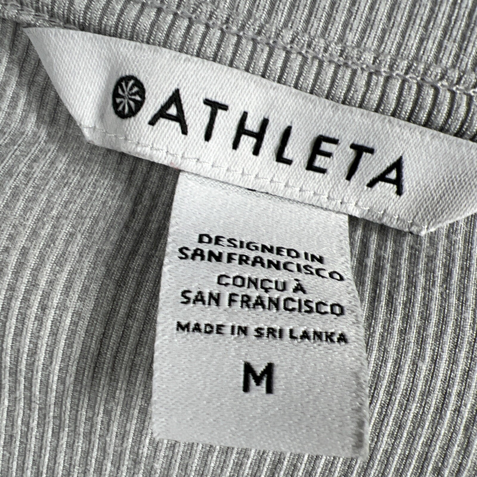 ATHLETA Women’s Top Size Medium Solid Gray Ribbed Long Sleeve Thumb Holes V Neck