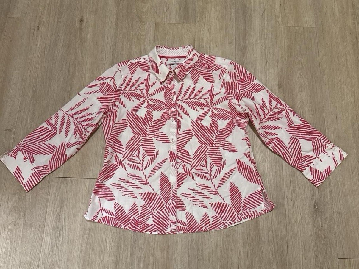 Foxcroft Wrinkle Resistant Floral Collared Button-Front Shirt 14P 3/4 Sleeve