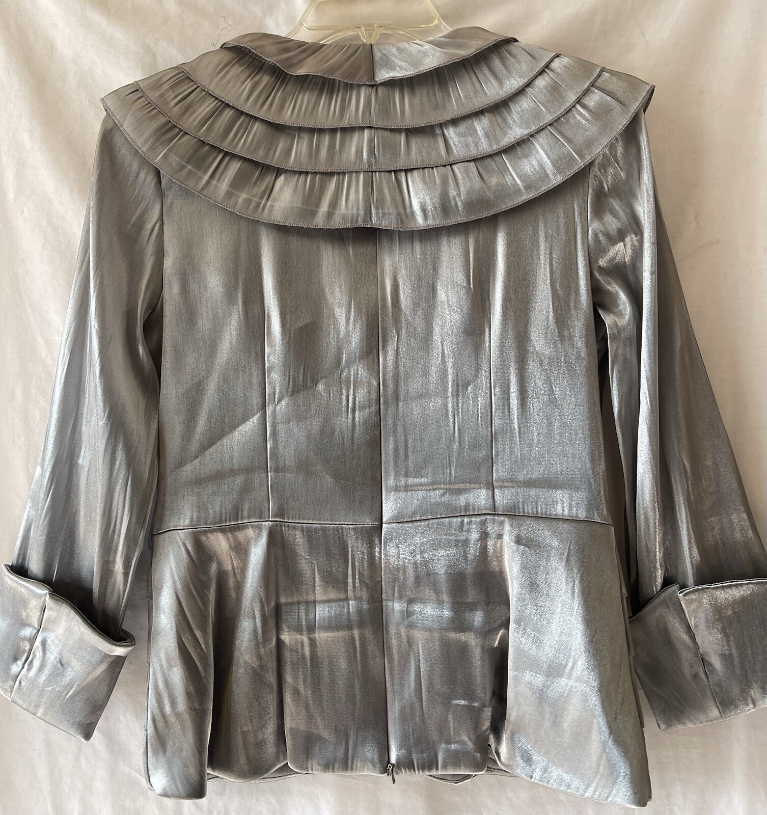 CACHET, Women’s 6 Silver Metallic Dressy Pleated Blouse Rhinestone Accent Worn 1