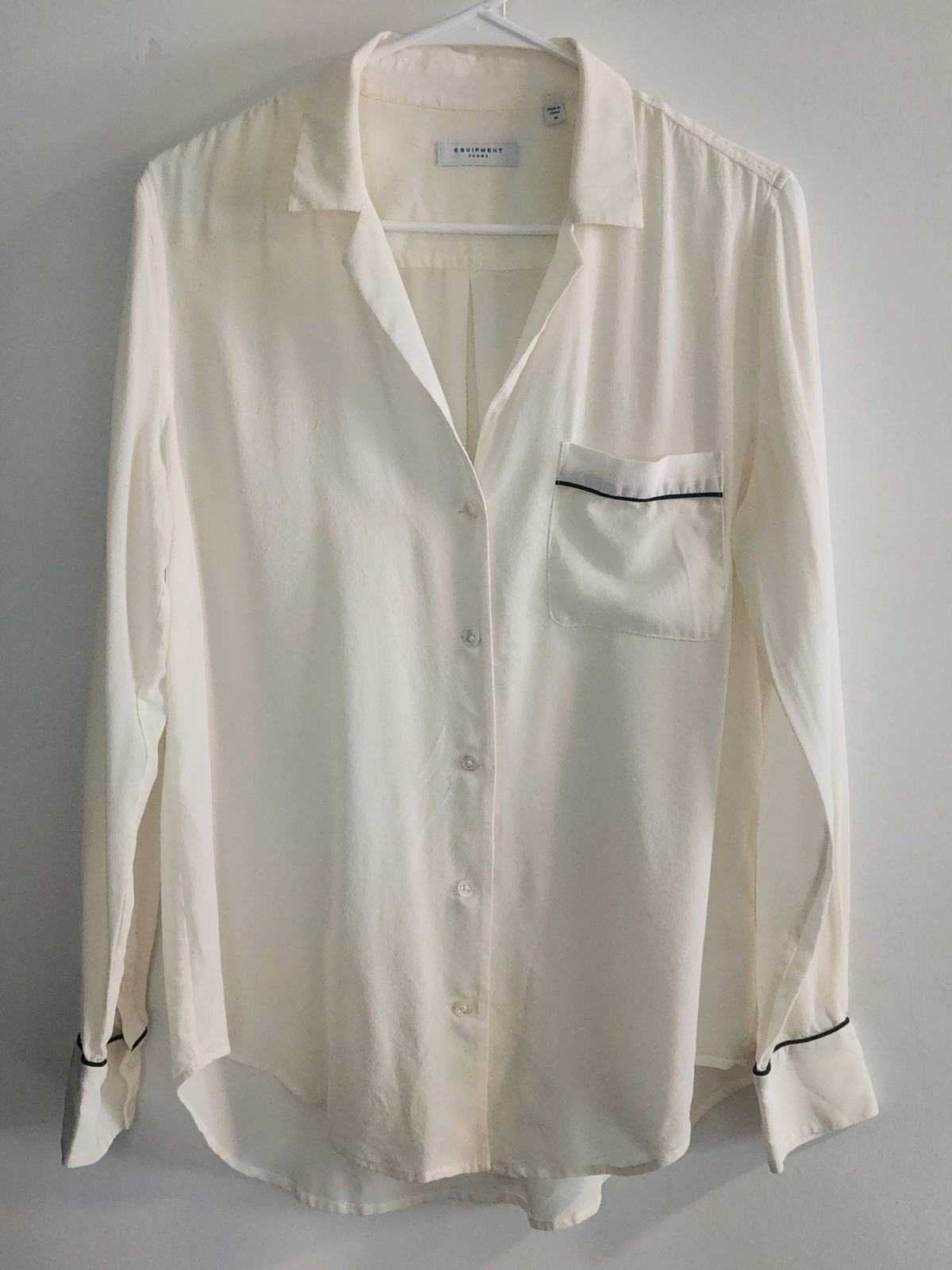 equipment femme silk blouse Size M Ivory Read