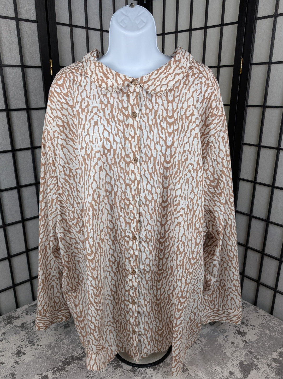 Roaman’s Women’s Size 38W Kate Tunic Big Shirt Button Down Animal Print