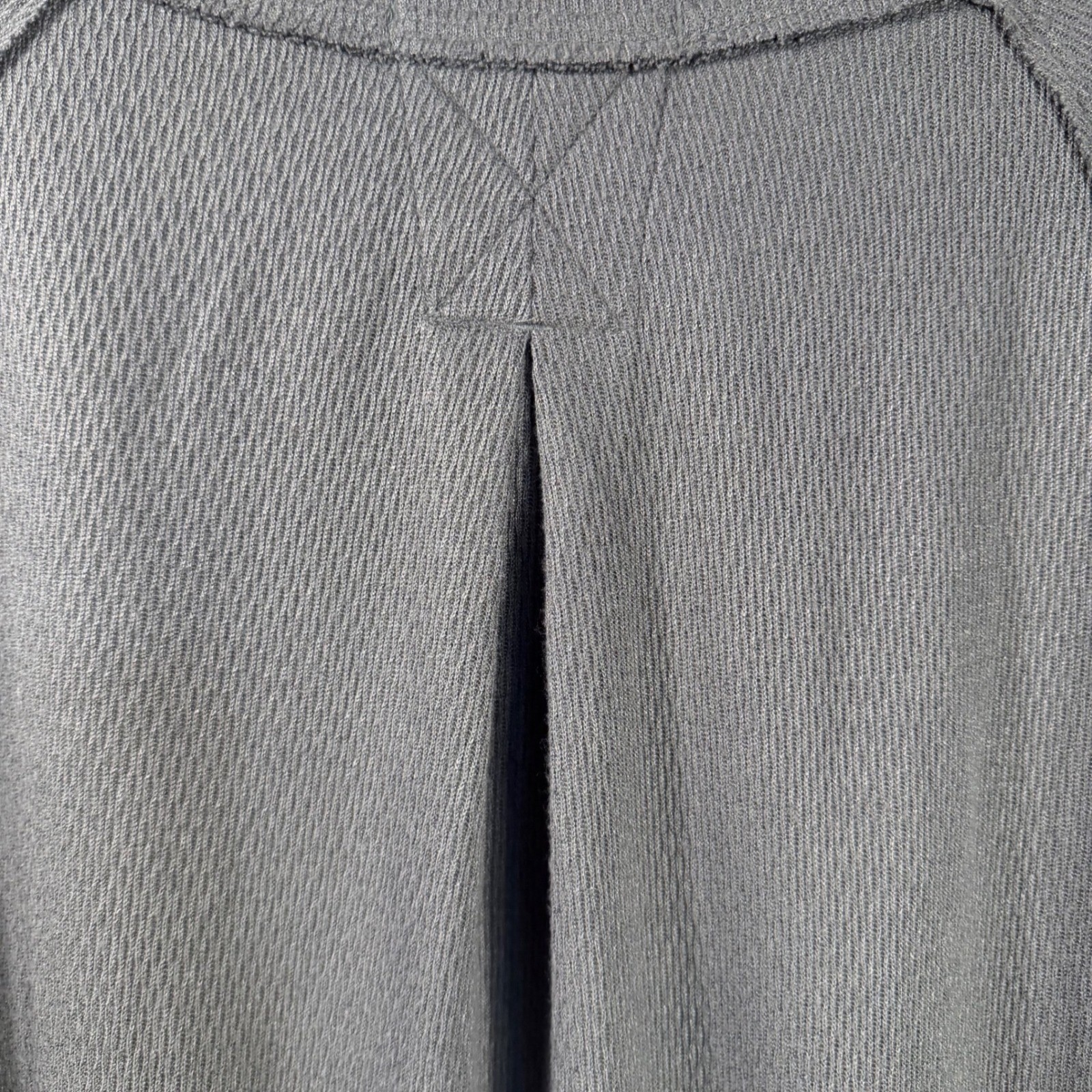 We The Free Waffle Knit Long Sleeve Top Women’s M Gray Slit Sides Thump holes