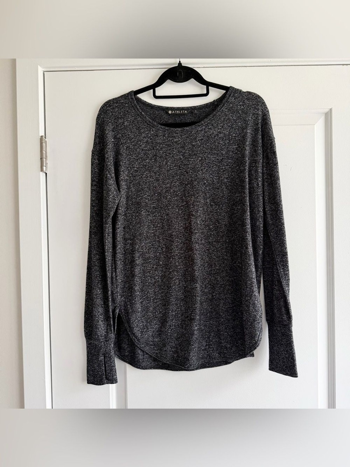 Athleta Dark Heather Grey Long Sleeve Top w/ Thumb Holes, Women’s Size Small