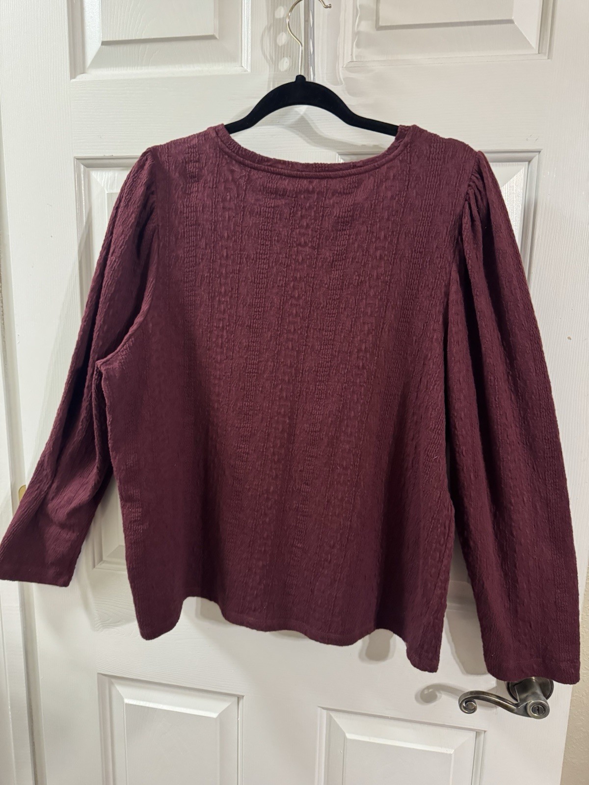 WINE COLORED TEXTURED BLOUSE-LIGHTWEIGHT KNIT FABRIC-LOFT BRAND-SIZE XL-STRETCHY