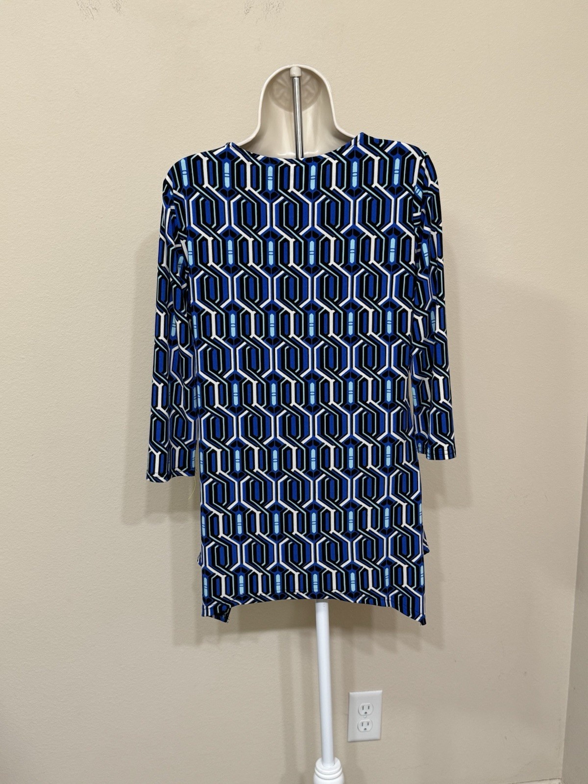 Carolyn Taylor Women’s Black & Blue Geometric Print 3/4 Sleeve Stretch Blouse M