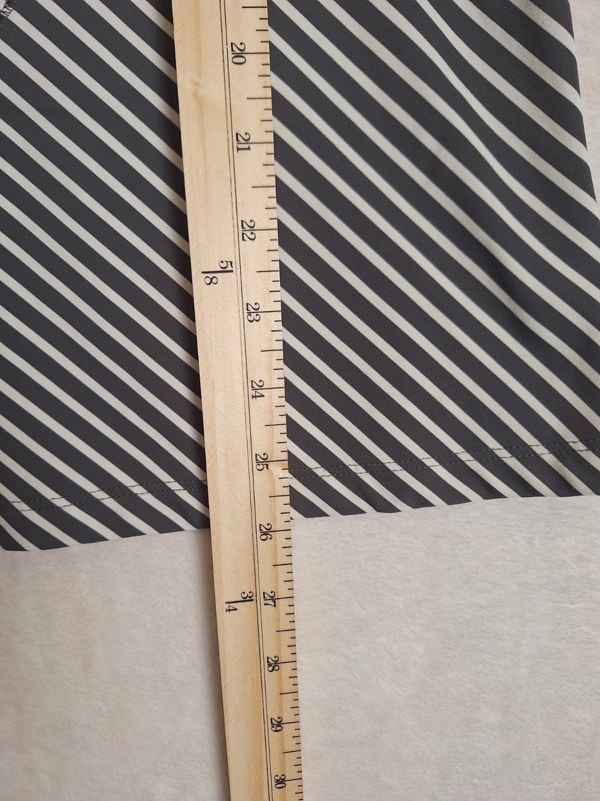Lole Women’s Small Shirt Gray White Stripe Stretch Athletic Pocket UPF Wicking