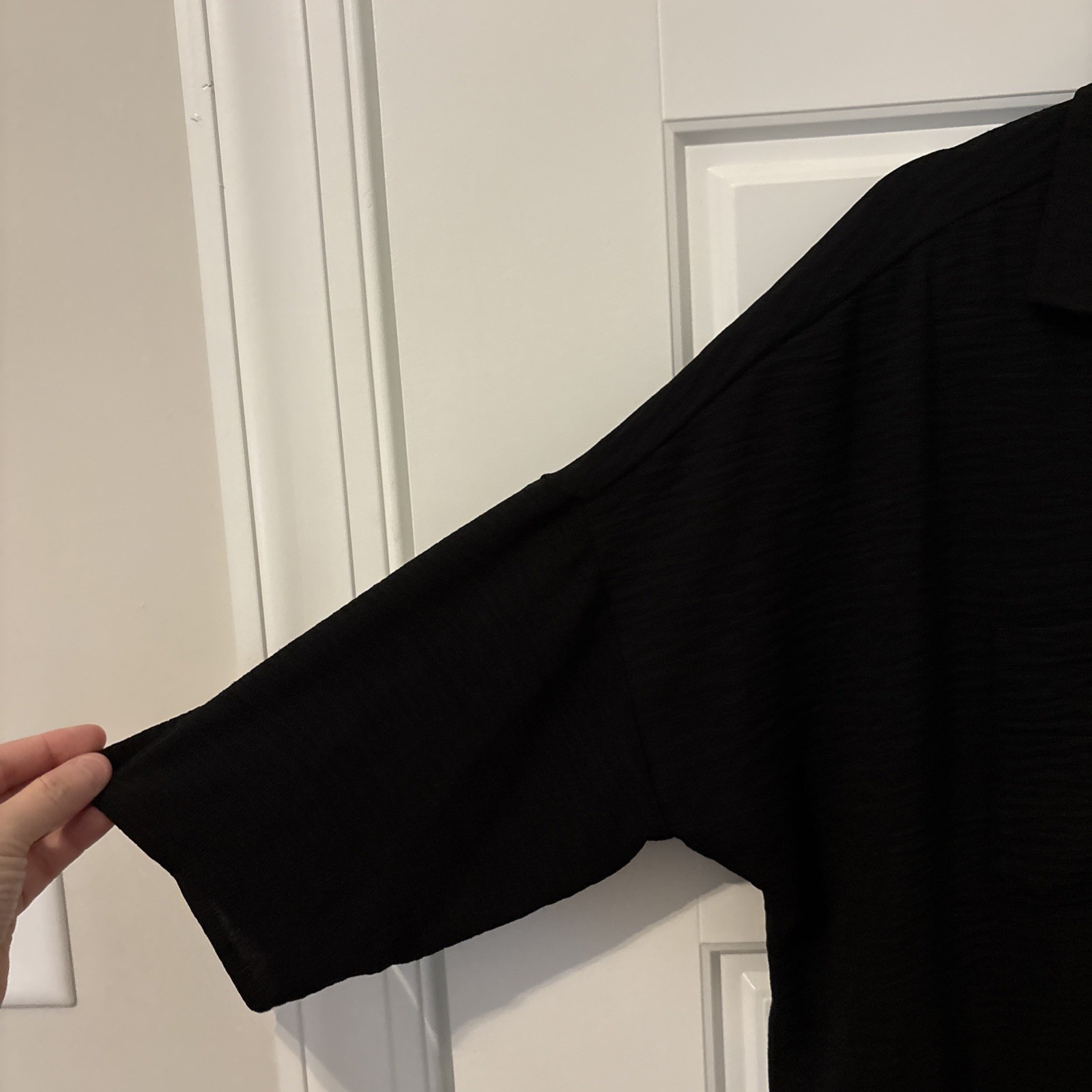 Lularoe Goldie Button Up Tunic Retail $48 – Medium – Item 3073