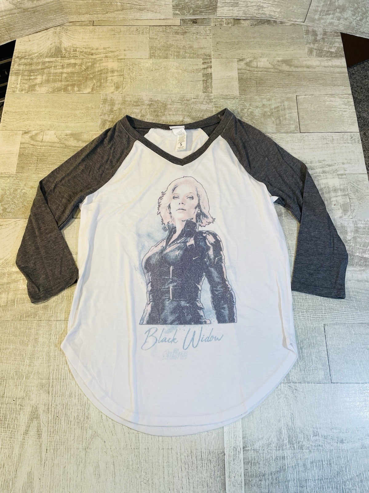 Black Widow Marvel Avengers Women Small Black White Raglan T-shirt V-Neck Soft