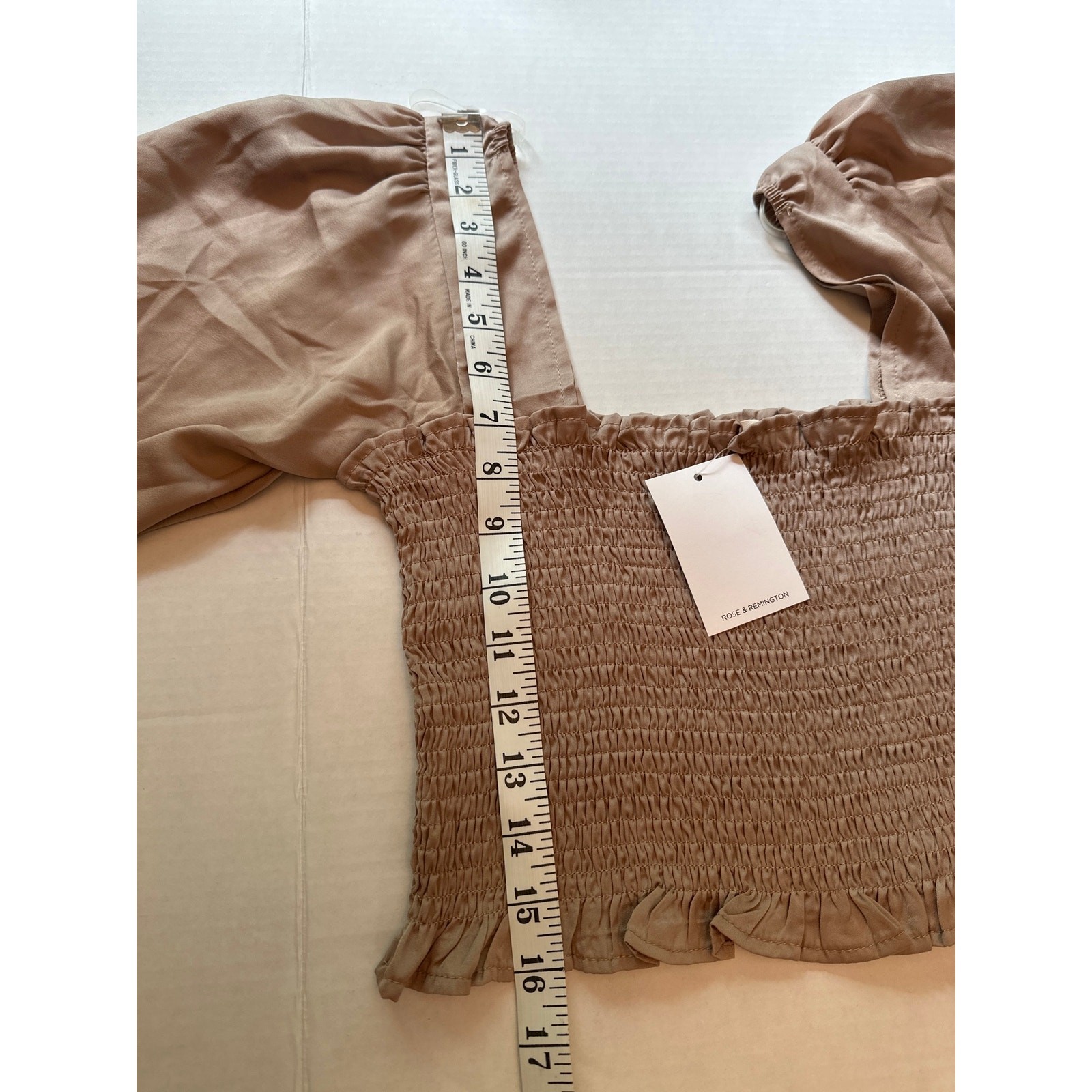 Active USA Smocked Crop Top Women Medium Brown Puff Sleeve Rose & Remington
