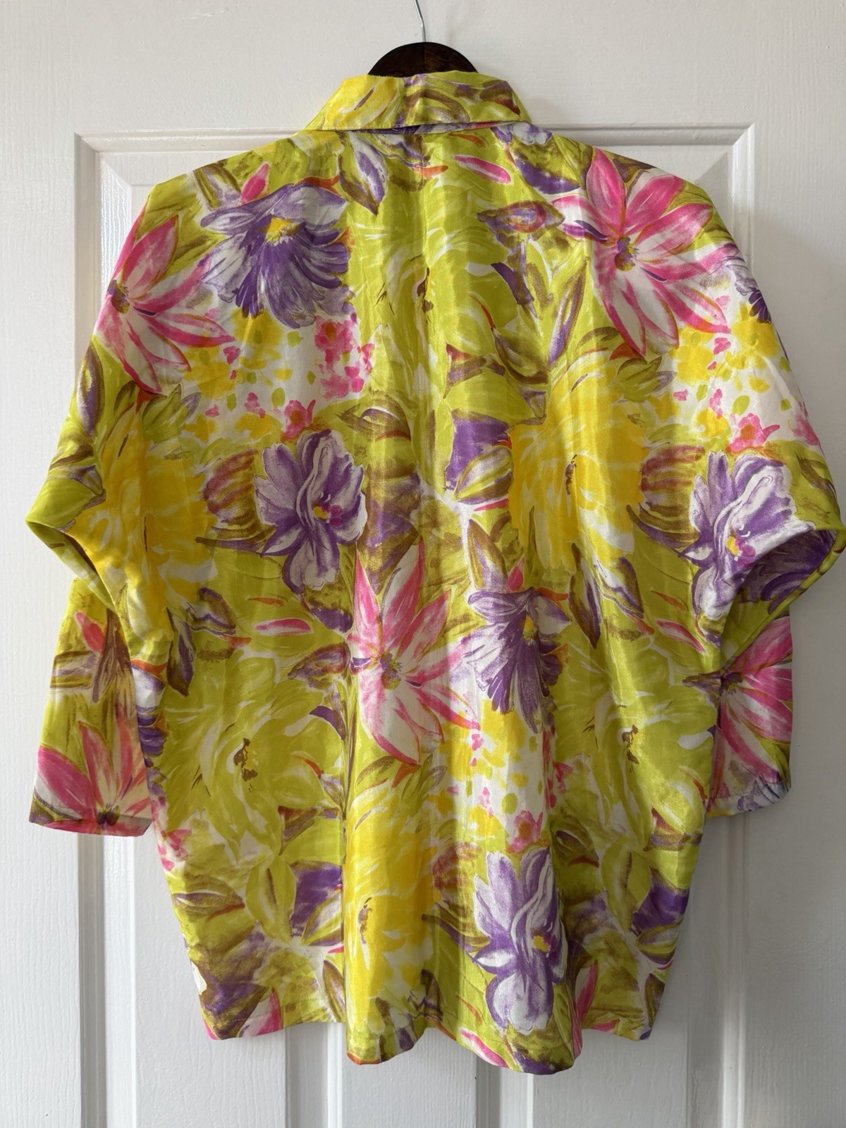 Vintage Sandamanee Thai Silk Blouse – Yellow Floral – Relaxed Fit Size S (8-10)