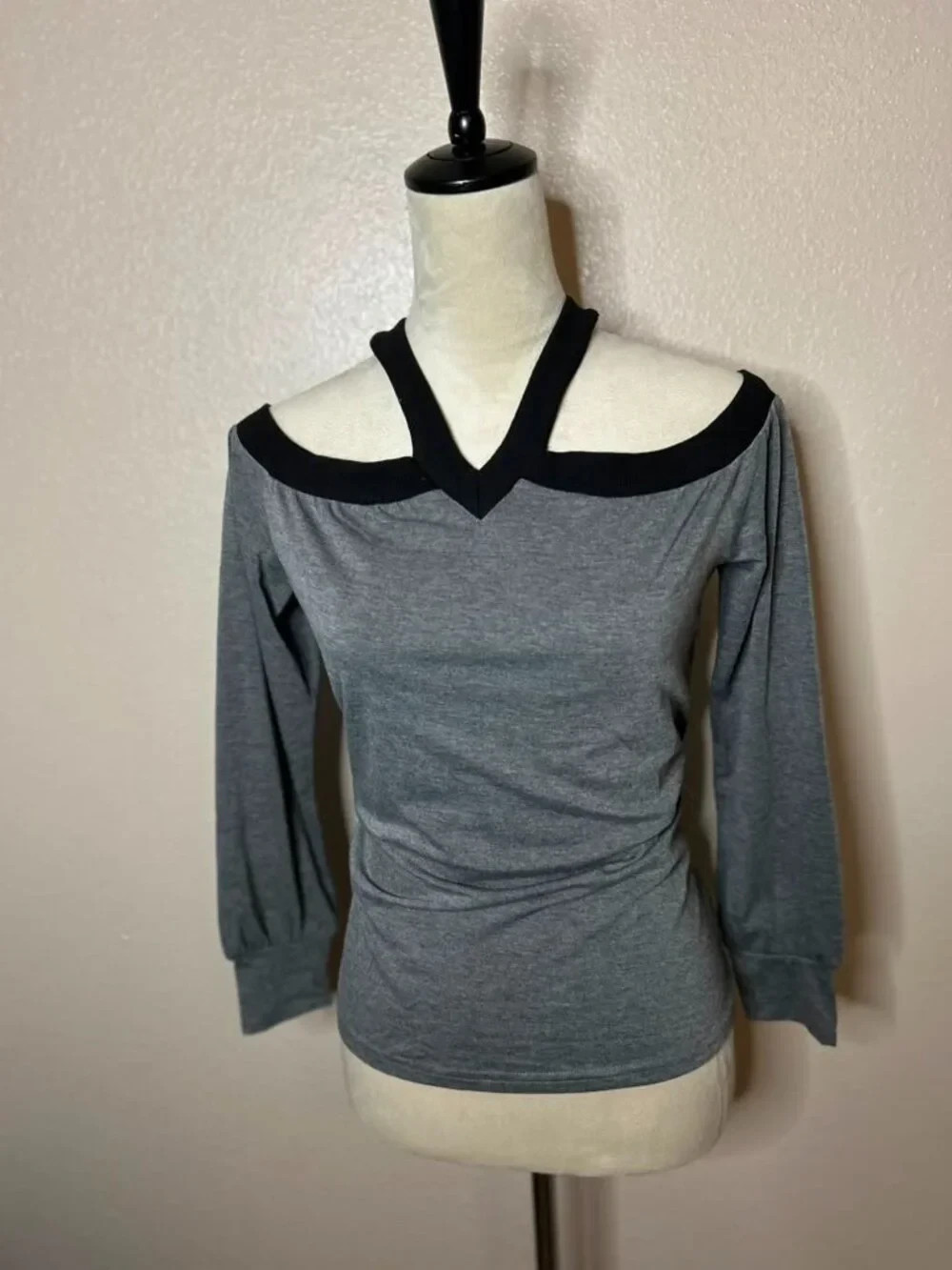 Dark Gray Caged Cross Strap Front Top Size S