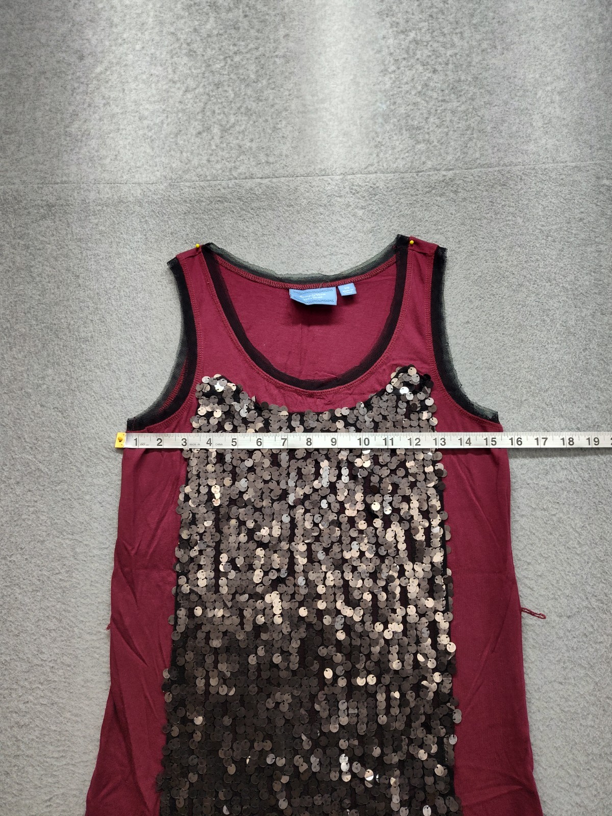 Simply Vera Vera Wang Women Tank Top XS Red Sequin Crew Neck Pullover Comfort