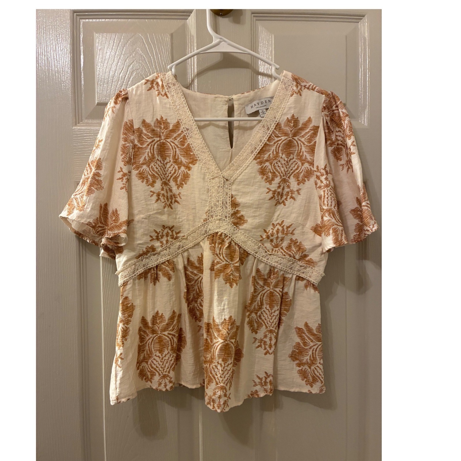 Hayden Los Angeles Boho Damask Floral Peplum Blouse Lace Trim Rust Orange Medium