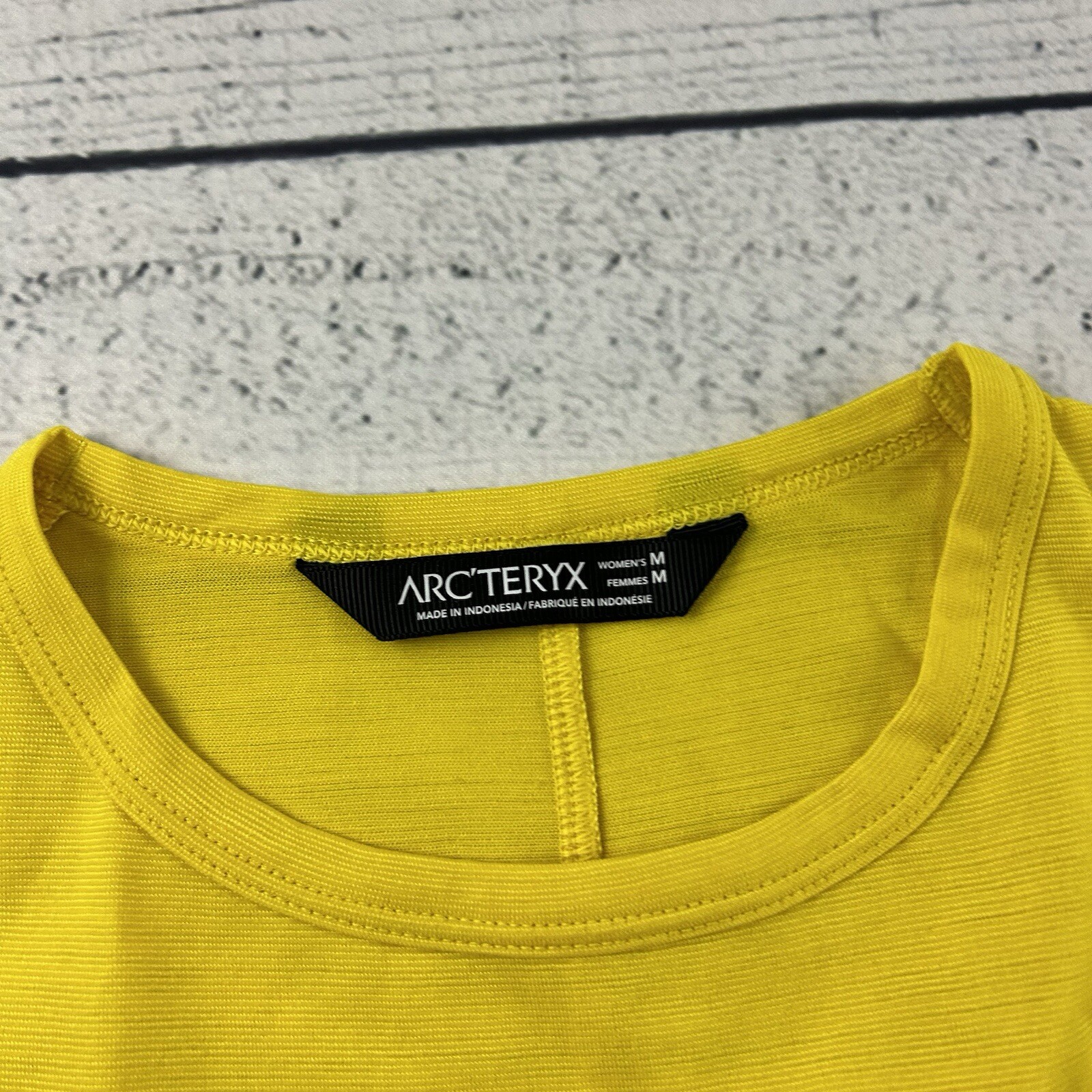 NEW Arc’Teryx Wool Blend Sleeveless Tank Top Women’s Medium Yellow
