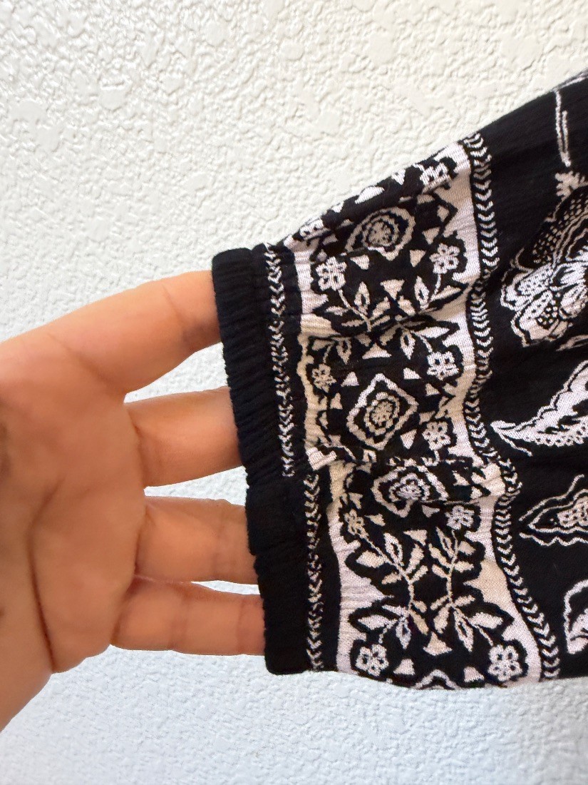 Bila Womens Boho Floral Blouse Top Black White Paisley Print Rayon Size S