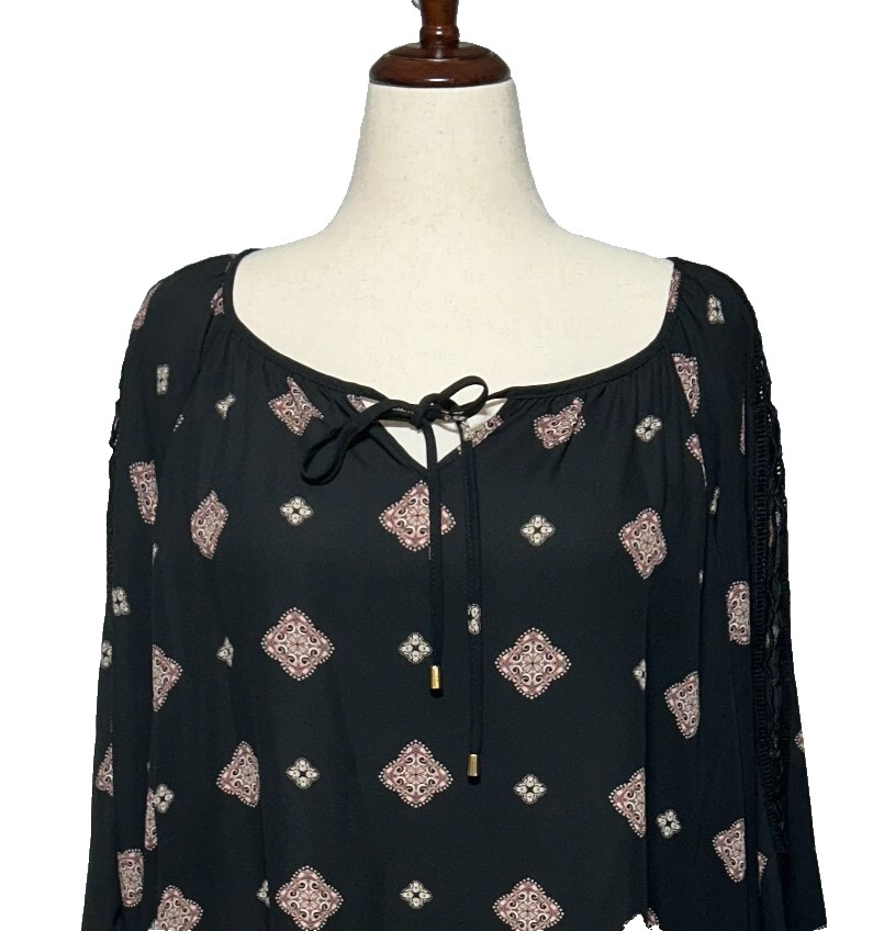 Roz & Ali Top Womens 2X Black Pink Crochet Trim Sleeve Keyhole Peasant NWT