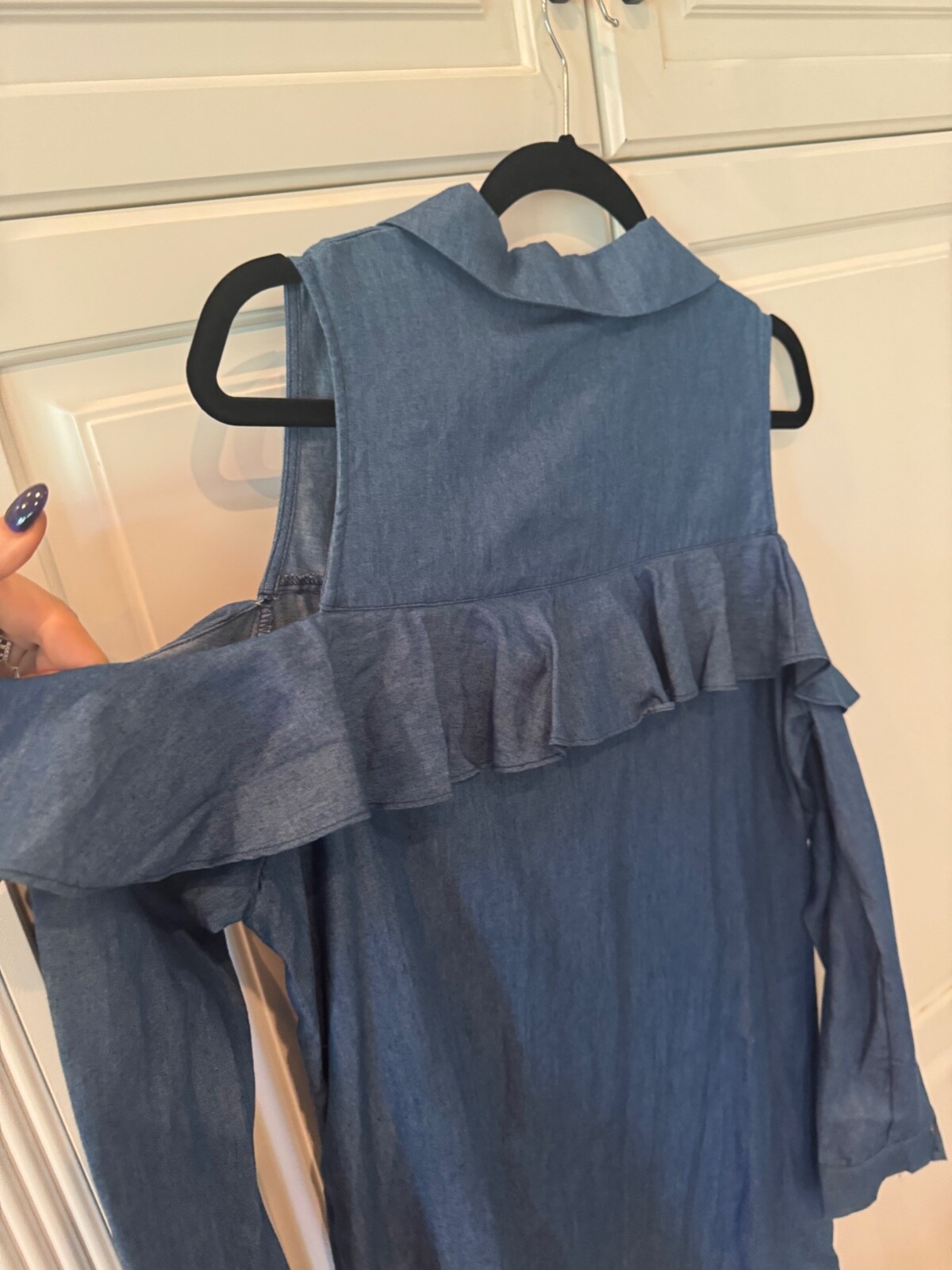SOPHIE & TREY COVERSTITCHED WOMEN SIZE LARGE COLD SHOULDER JEAN BUTTON DOWN NWT