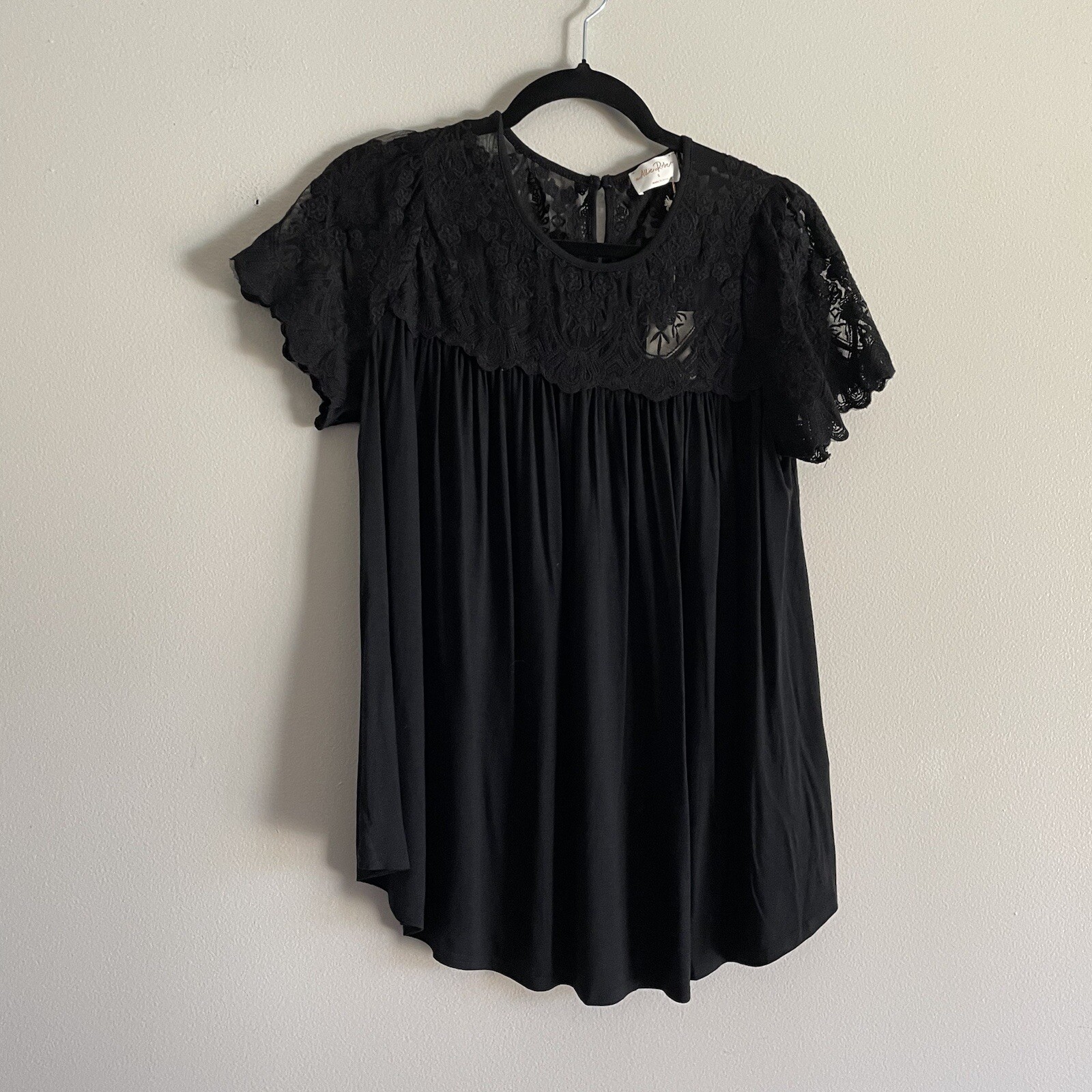 Allie Rose Women SZ S Black Lace Top & Sleeve Pleated Swing Style Shirt NWT