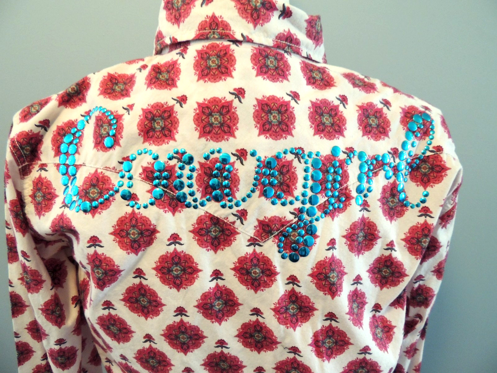 Cowgirl Hardware Womens M Western Shirt Pink Floral Turquois Accent COWGIRL Back