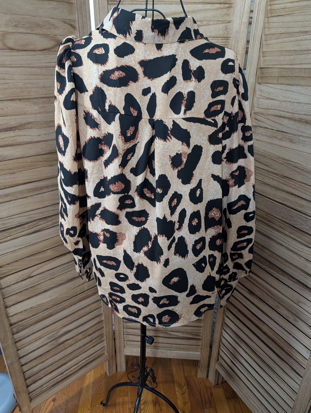 Women’s BTFBM Studio Button Up Blouse, Size Medium Leopard Print