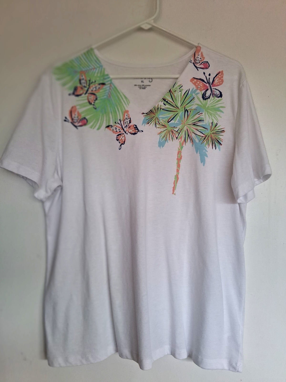 Size XL white shirt w/ butterflies & palm trees. Coral Bay. Excellent condition