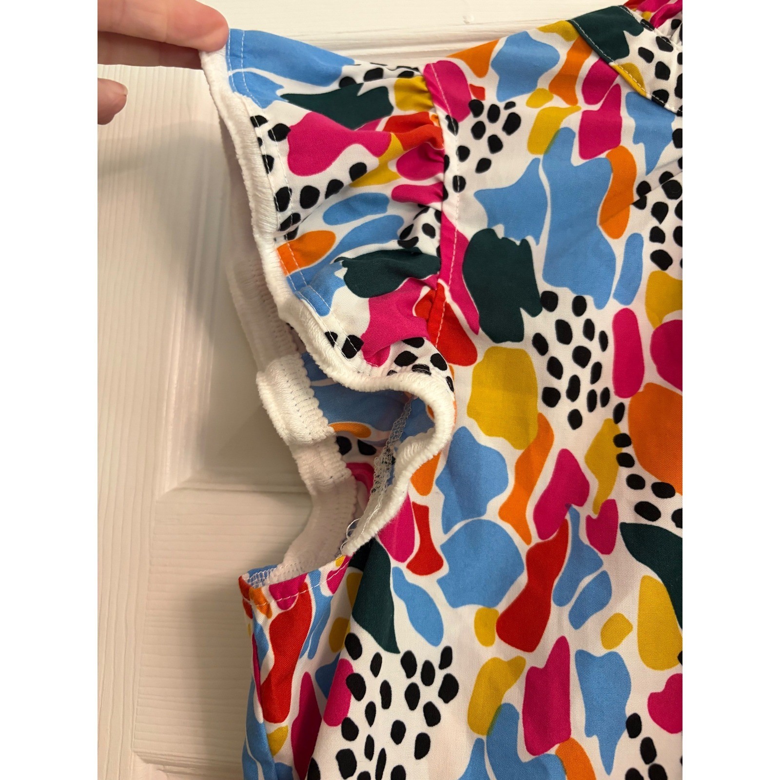 Abstract Multi Color Flutter Sleeve Ruffle Neck Blouse Top Polka Dot Sz Medium