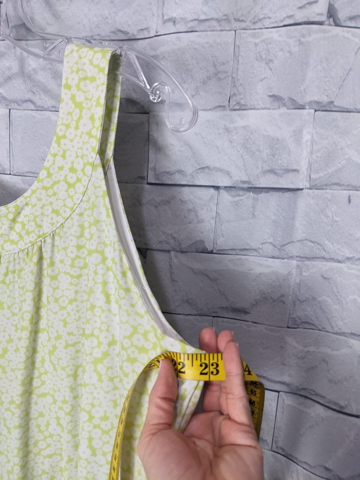 Women’s Green And White Floral Flowing Tank Top Blouse Silky Stretchy Fabric