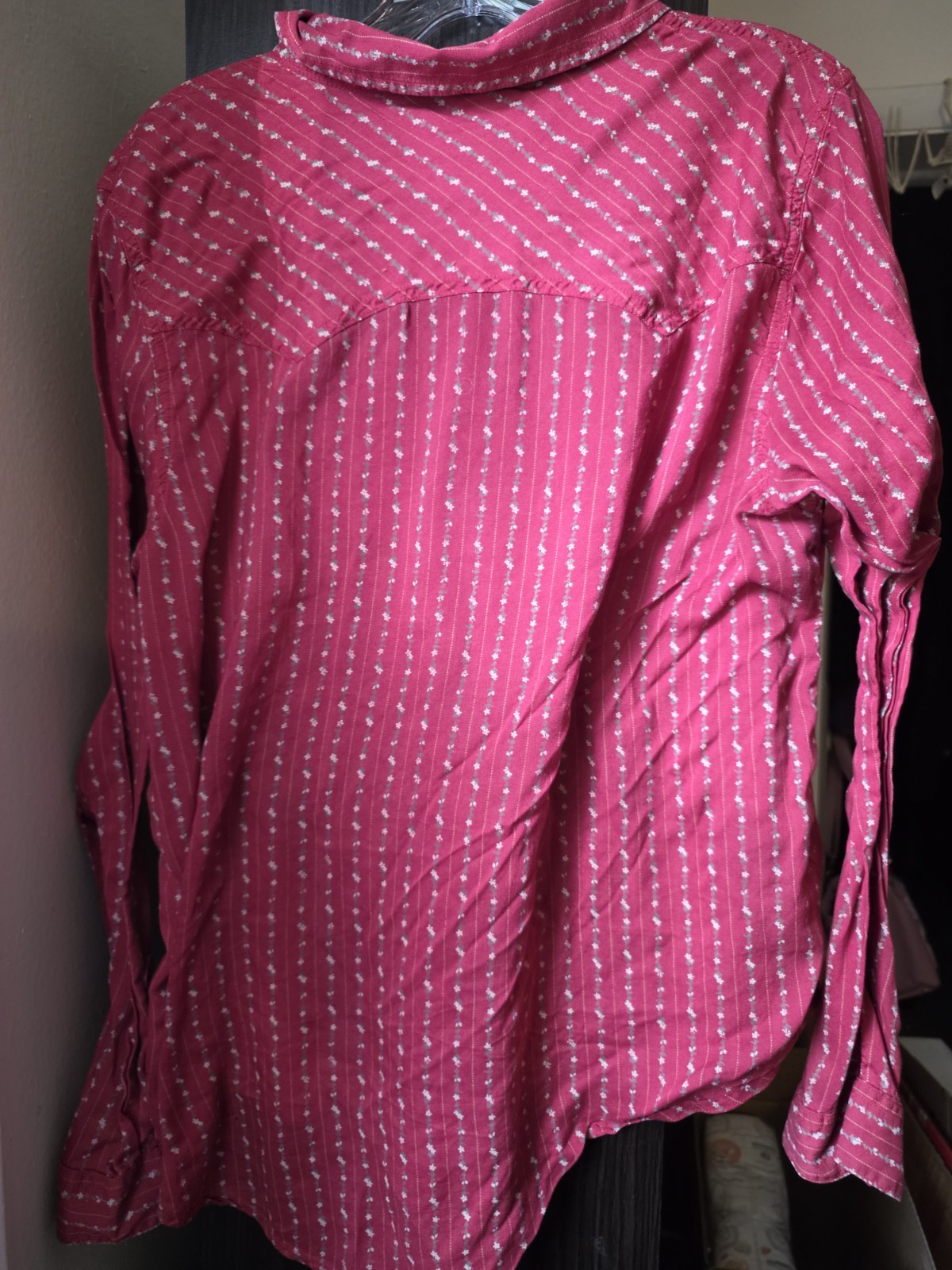 Cruel Denim Snap Shirt Women’s XL Red Long sleeve Flowers Stripes