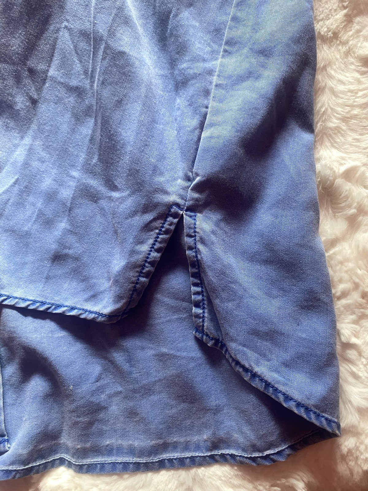 Express Boyfriend Chambray M Denim Shirt Womens Button Down Blue