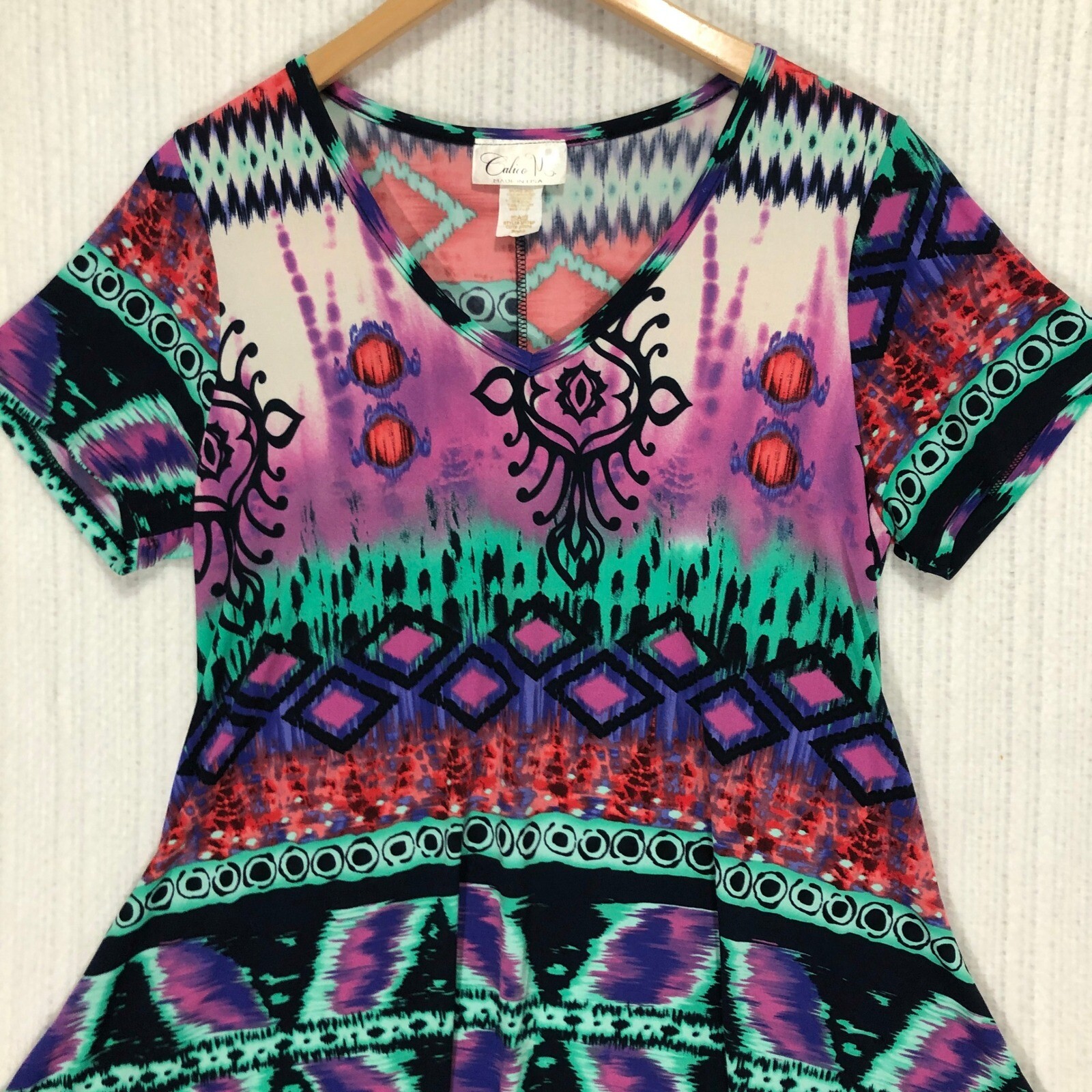 Calico V. Colorful Print Tunic Top Short Sleeve V Neck Casual Small