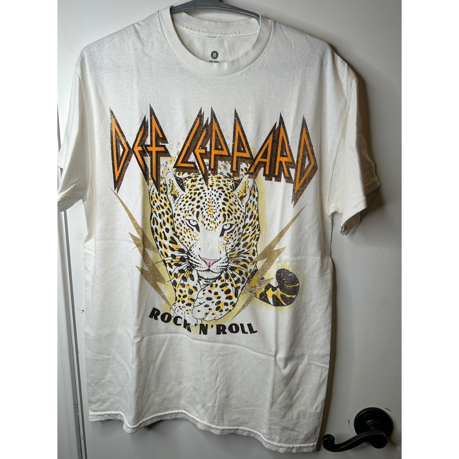 Def Leppard Rock N Roll Graphic Tee White Leopard Print Band Shirt Medium