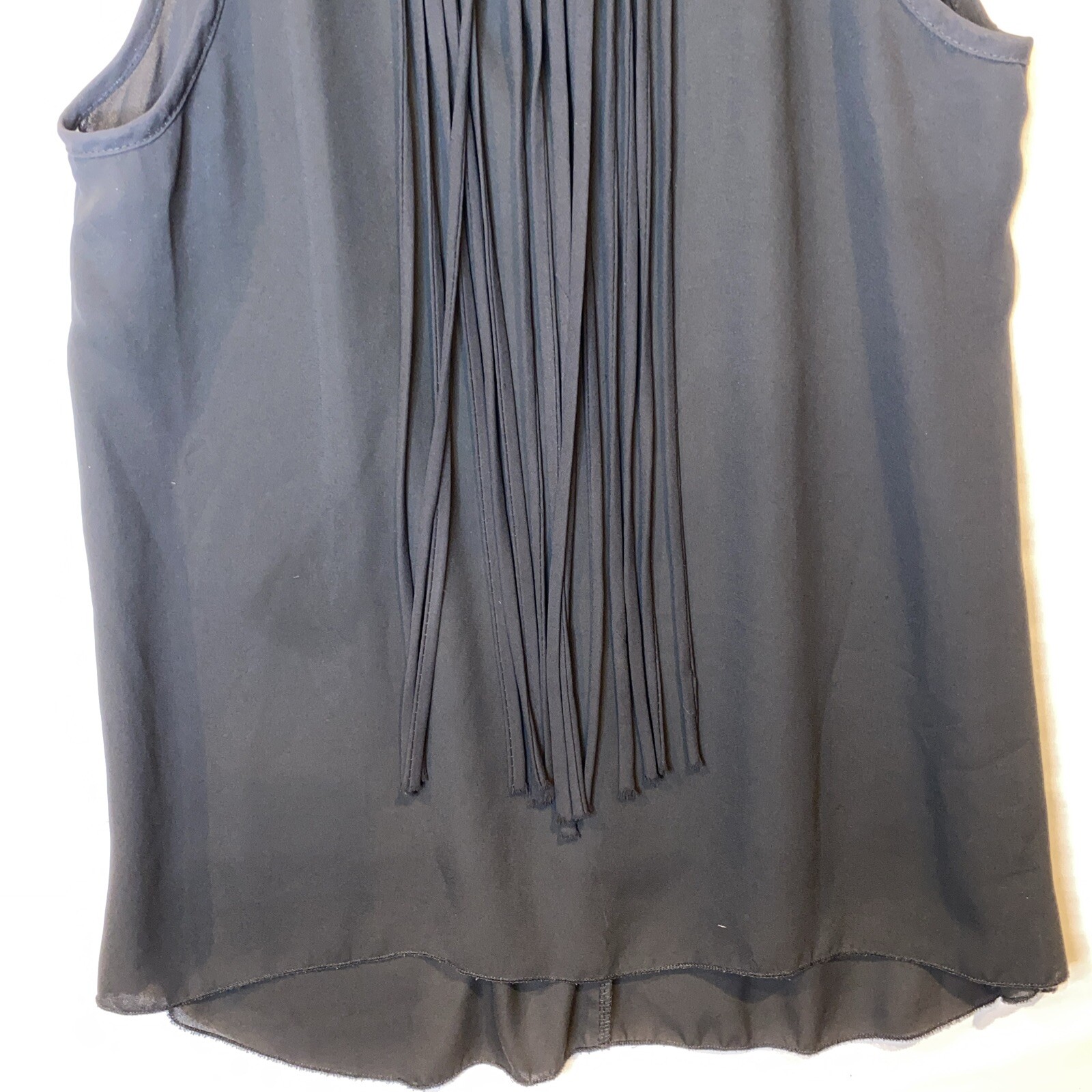 Rue 21 women’s Size Medium Dressy Tank Top Black Black Stings In Front Hanging