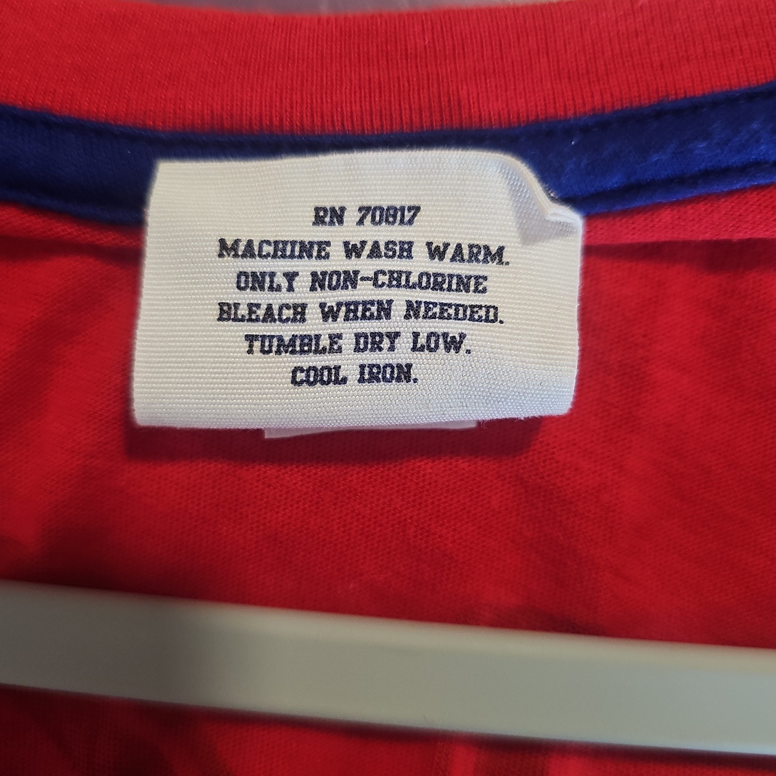 Pink Victoria’s Secret Red/Blue Ole Miss V-Neck T-Shrt-Size: Small