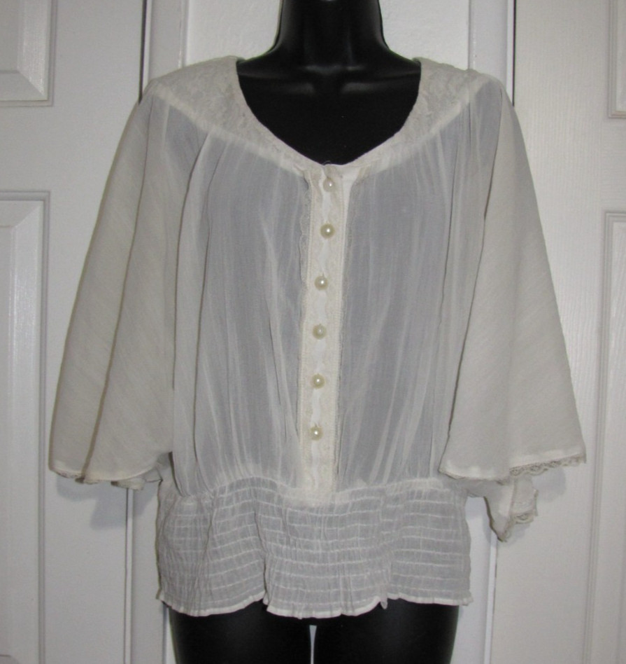 American Rag Cie Ivory V-Neck Ruched-Waist Batwing Sleeve Button Crop Top Wm.M/L