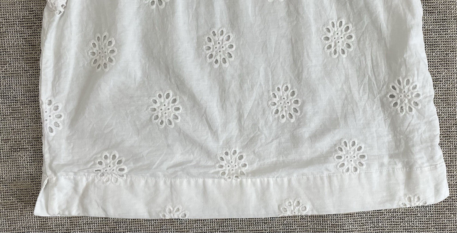 Free Assembly White Eyelet Embroidered Cotton Blouse Ruffle Flutter Sleeve Sz. M